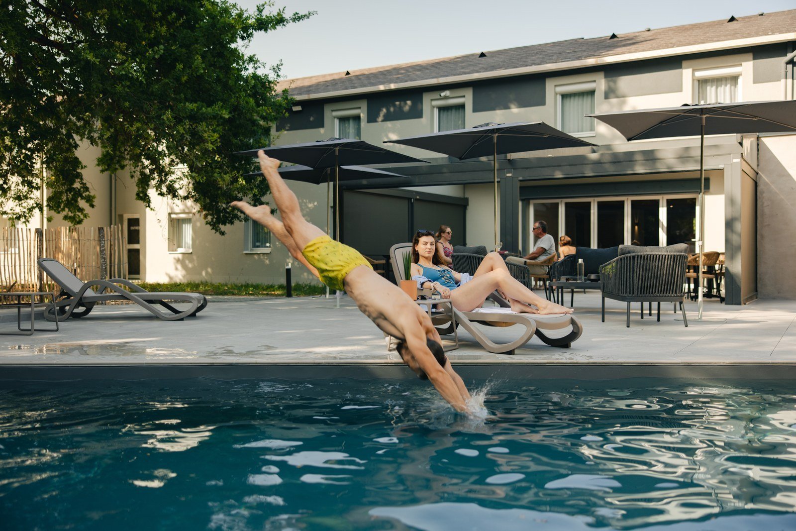 210f20ab-b078-439e-8ae8-42b772d71d09