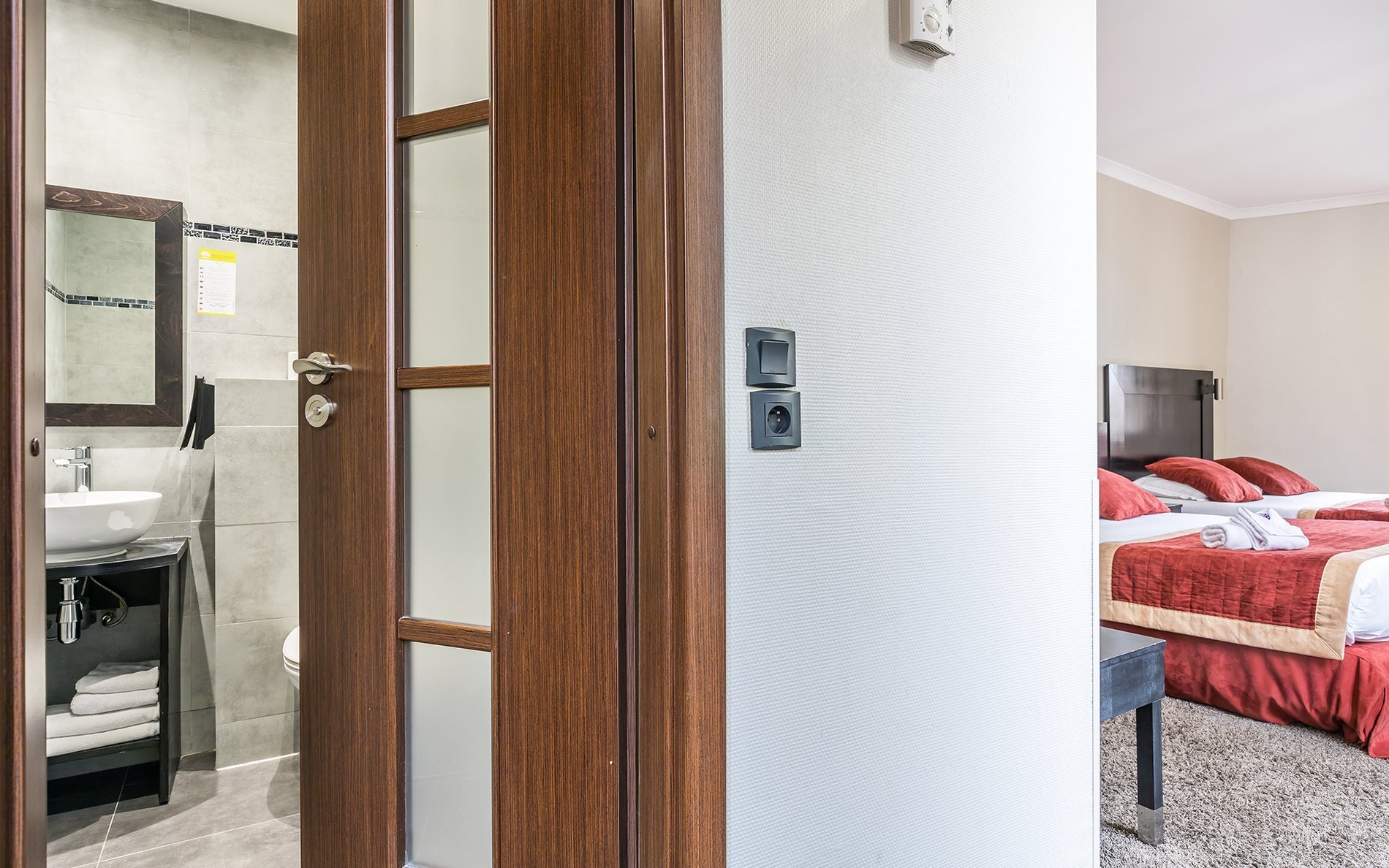 216ee664-4992-480e-86e1-84f229802014