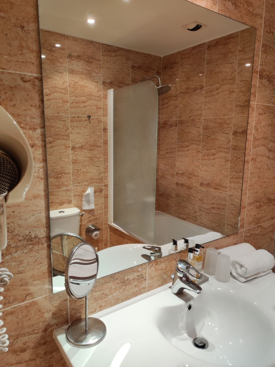 21a502d5-4cbd-42e1-97d0-7aa651806a43