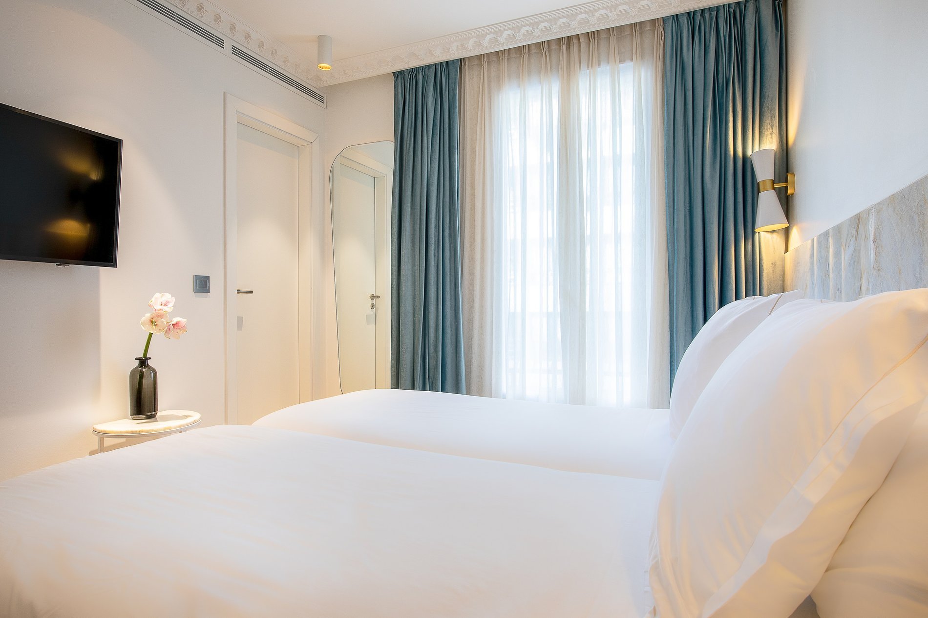 21b071c3-d40b-4a25-89c3-6c72879ebed9