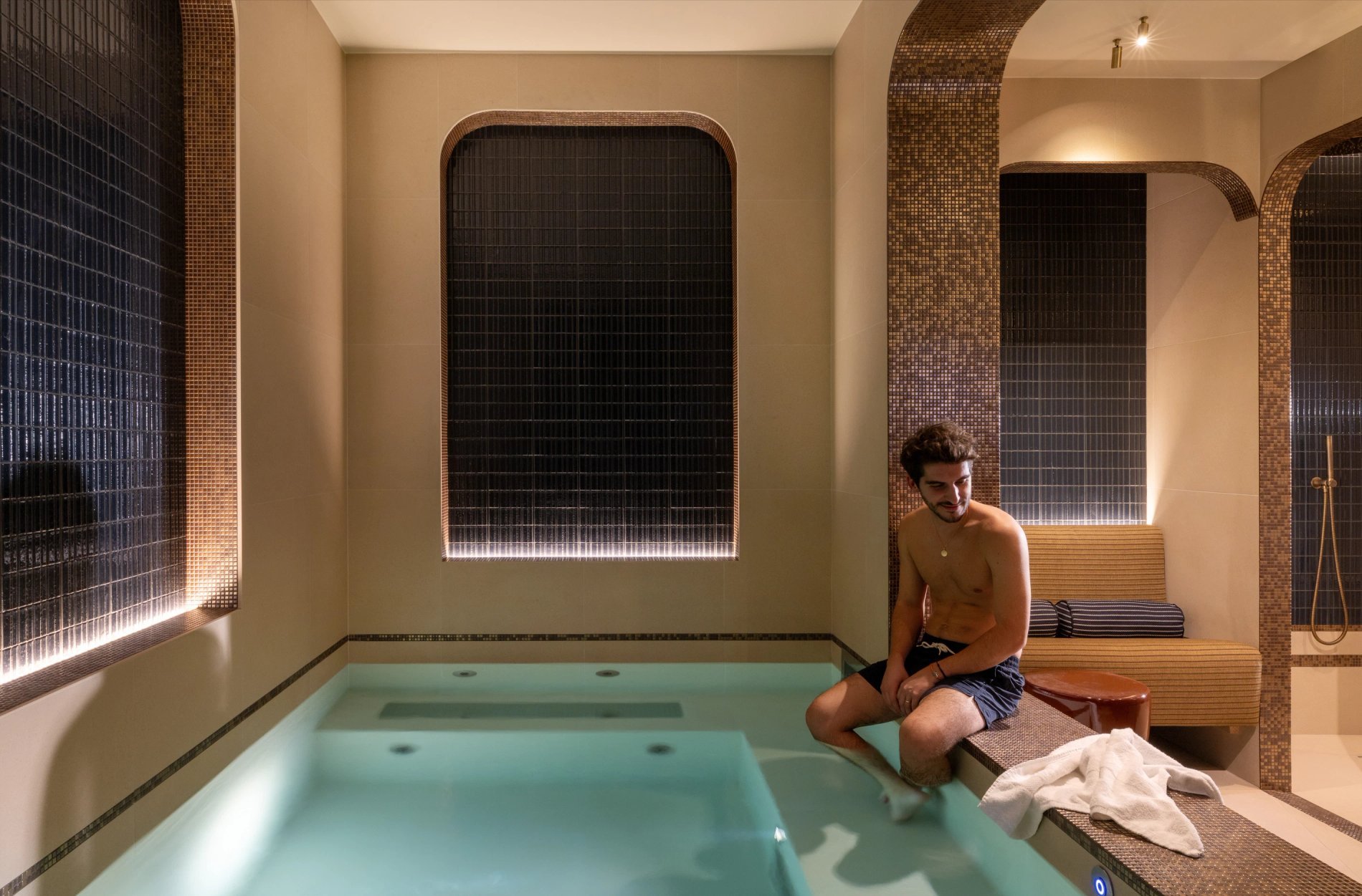 Hôtel Aoriste Spa Piscine Douche