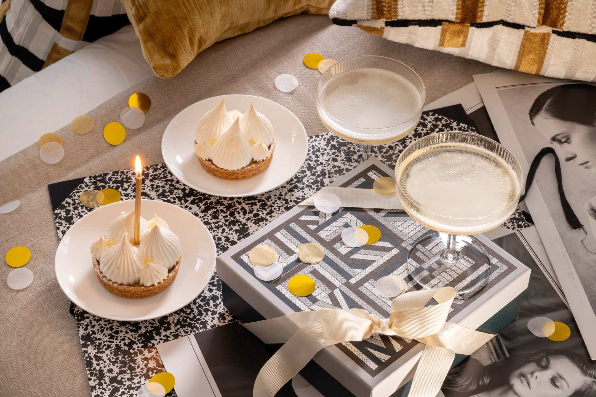 Hôtel Raspail Montparnasse Package Anniversaire Champagne Gâteaux