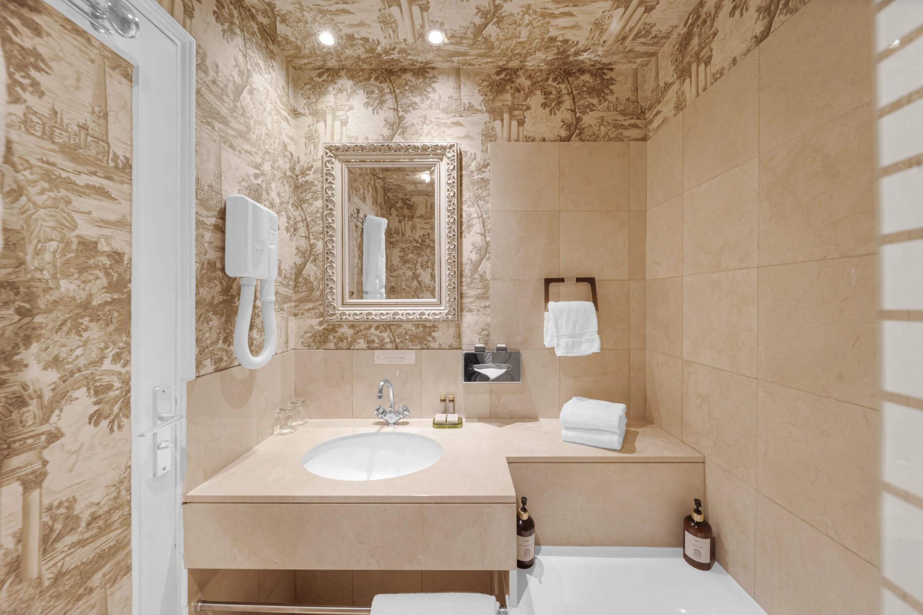 222e81c4-c806-43ec-92a5-2c201f7e2667