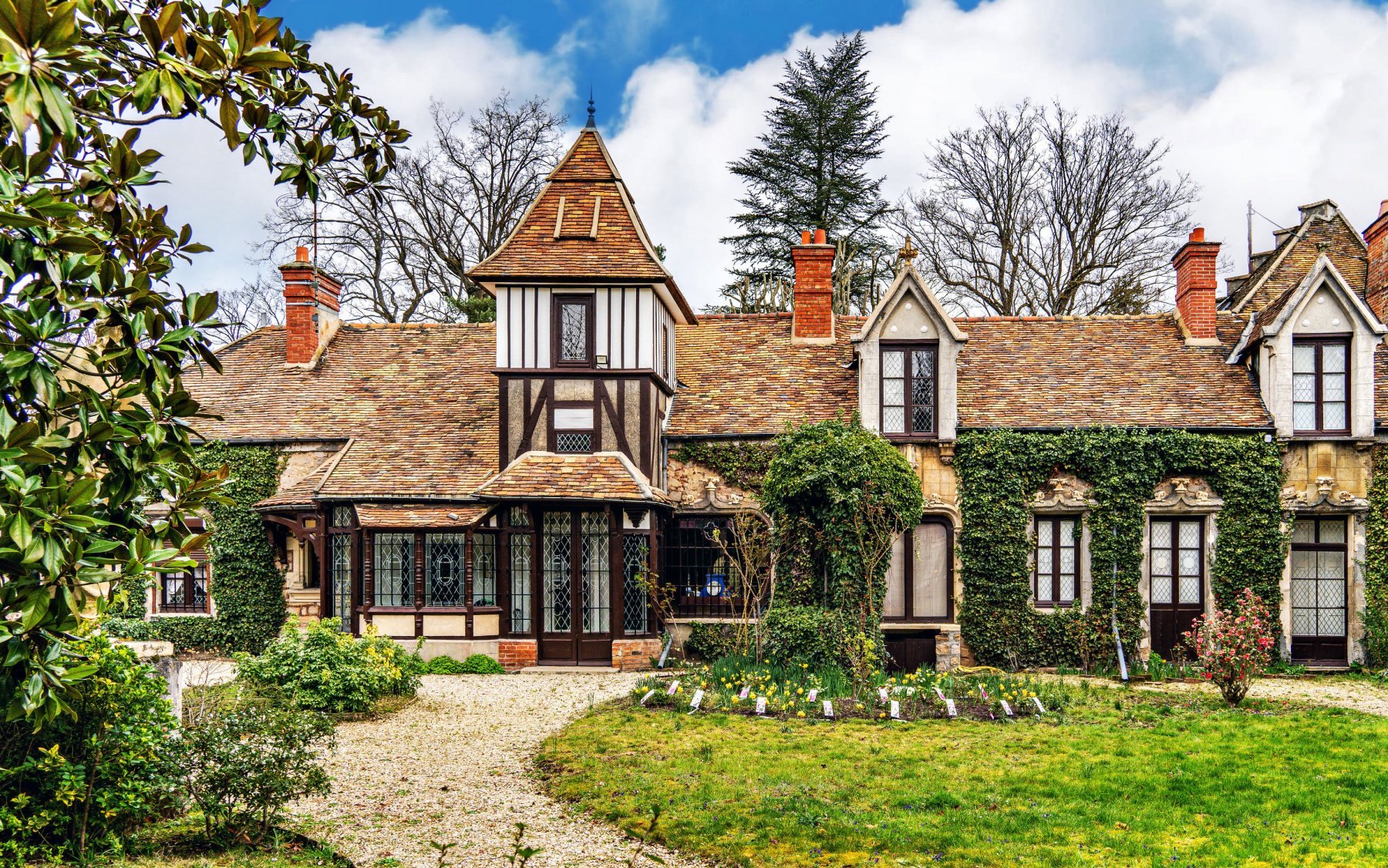 2248018a-f771-4c1a-89c4-daf34b863cc6