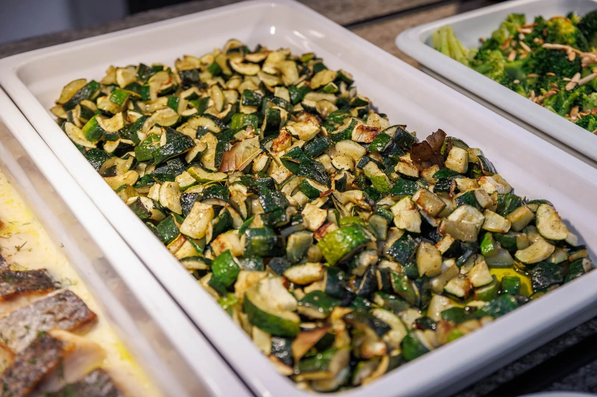 Bandeja con salteado de verduras del restaurante Dom Alimado del Hotel Jupiter Lisboa