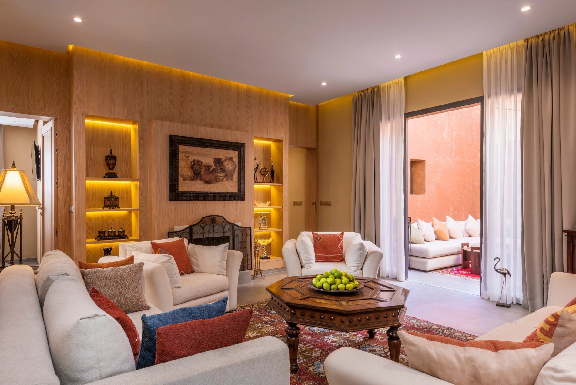 Espace détente raffiné dans la Suite Grand Vizir au Berbère Palace à Ouarzazate