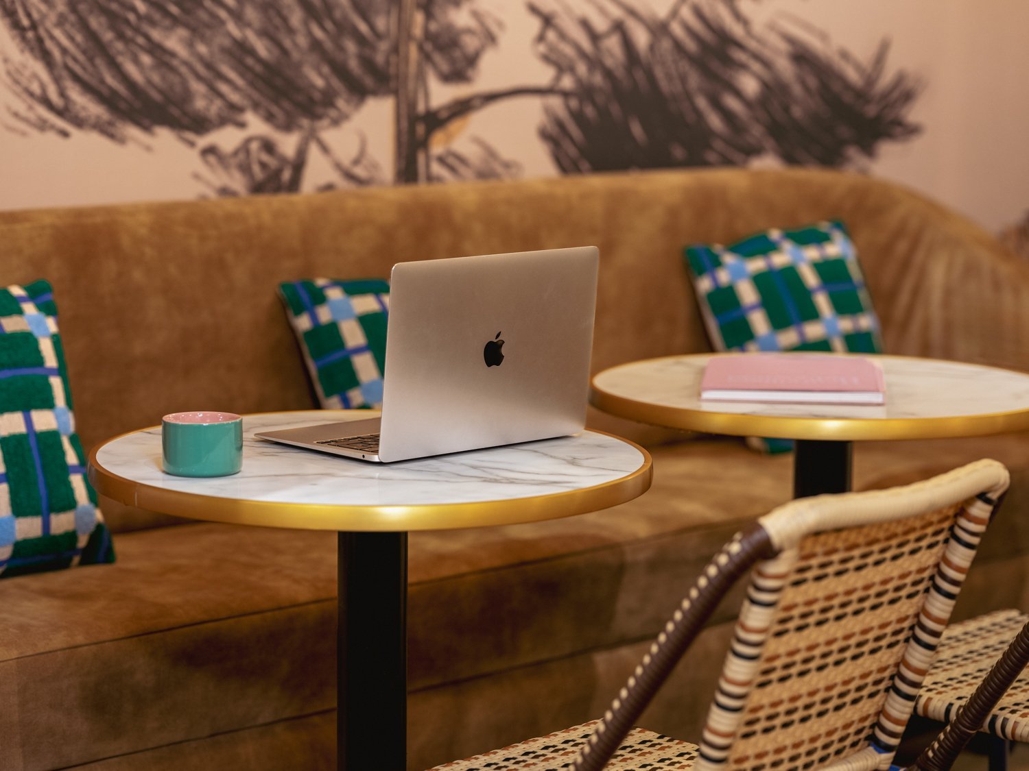 2402bec8-a09e-4974-9541-222be8240202