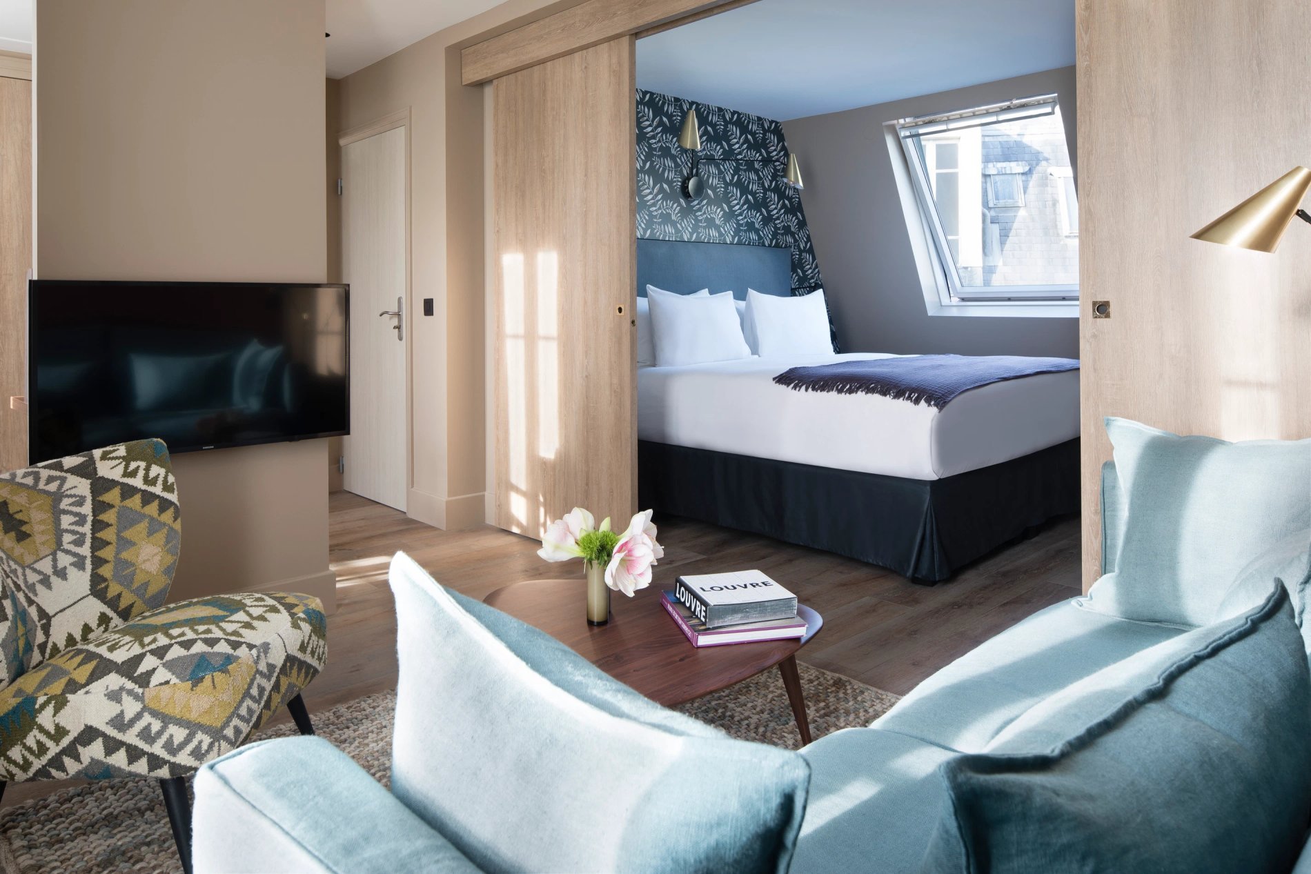 Hotel Maxim Quartier Latin Room Family Suite Living room Sofa-bed