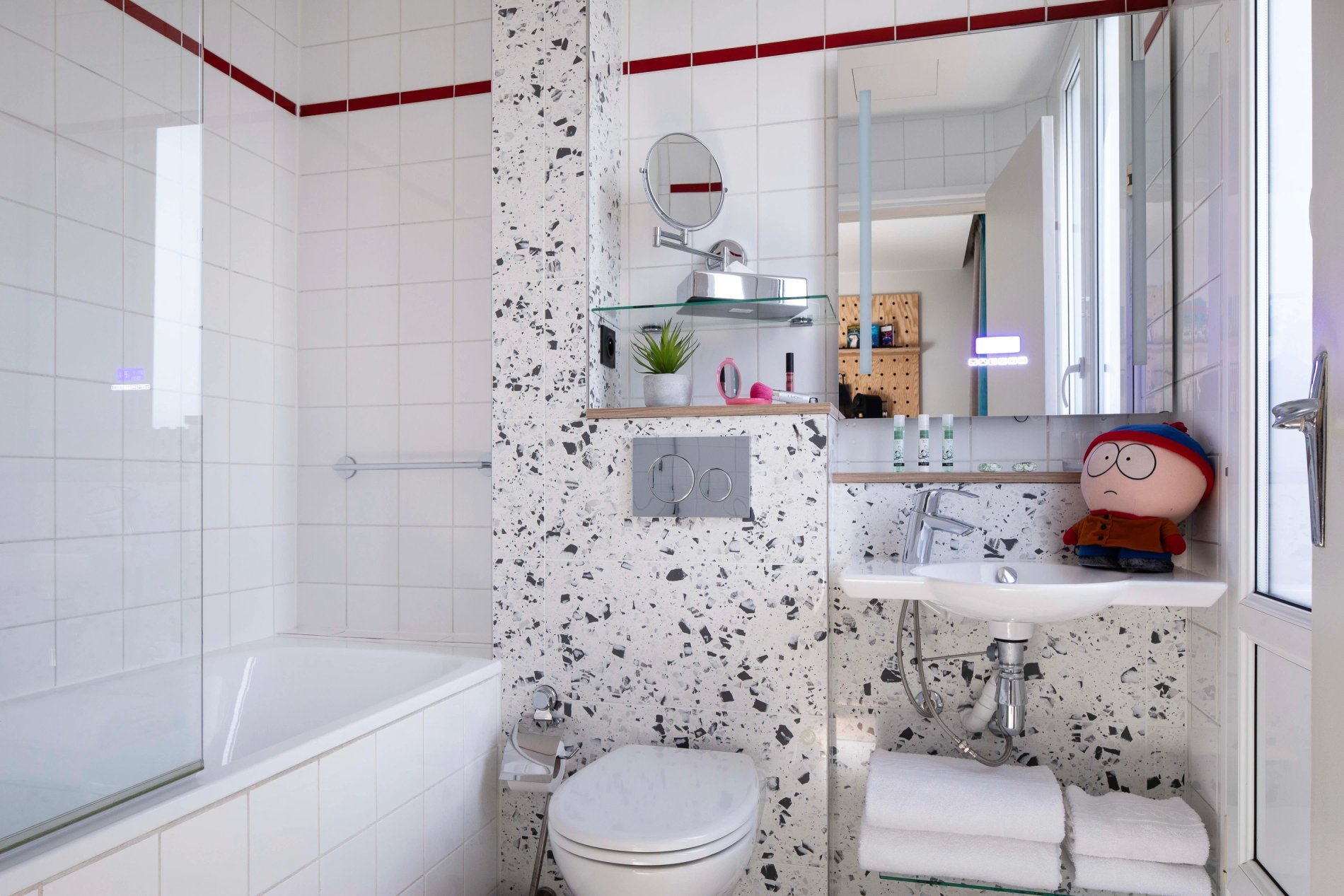 24313224-94d6-4255-b64f-08eb2328a2c1