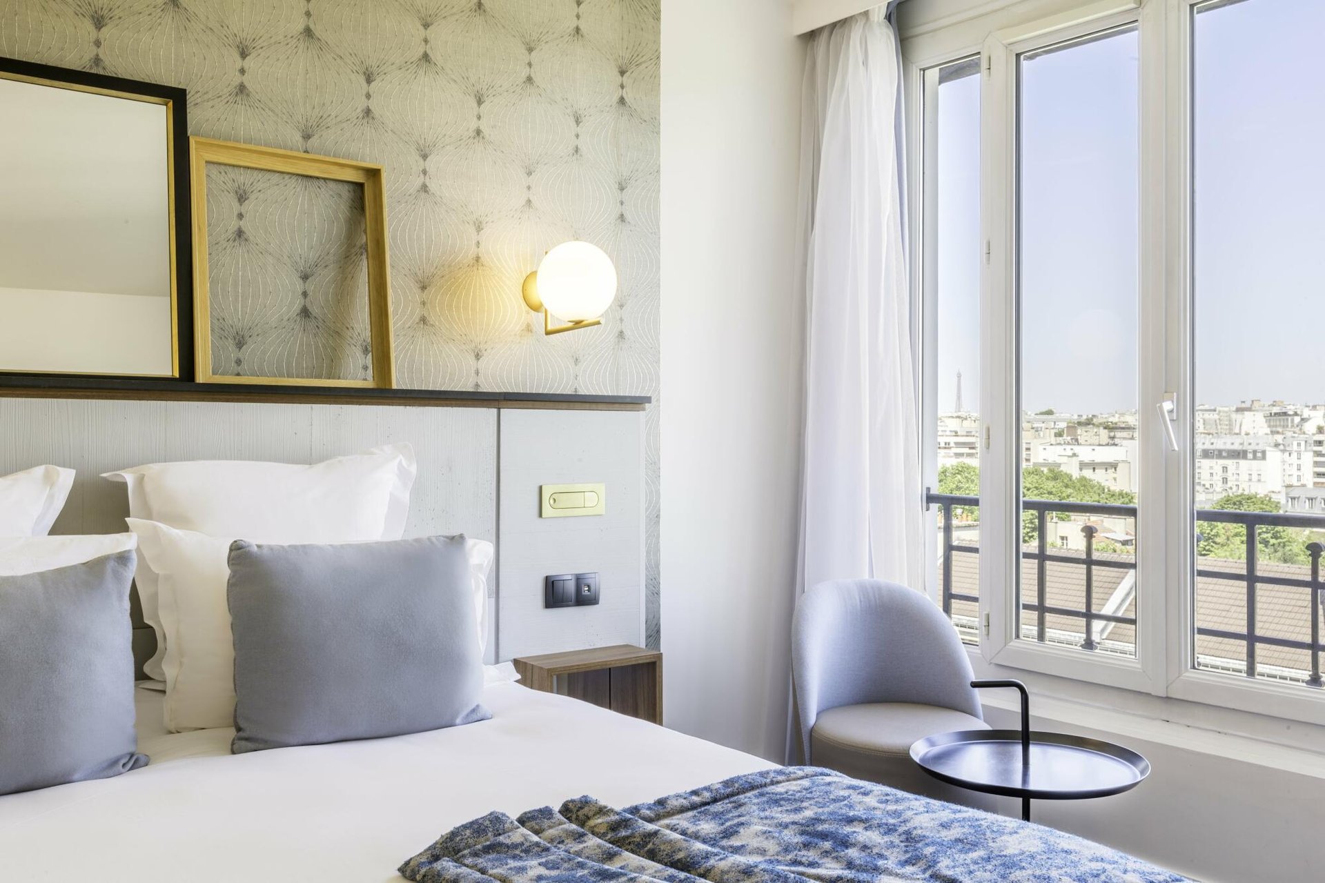 BW Plus La Demeure | Room with Eiffel tower view