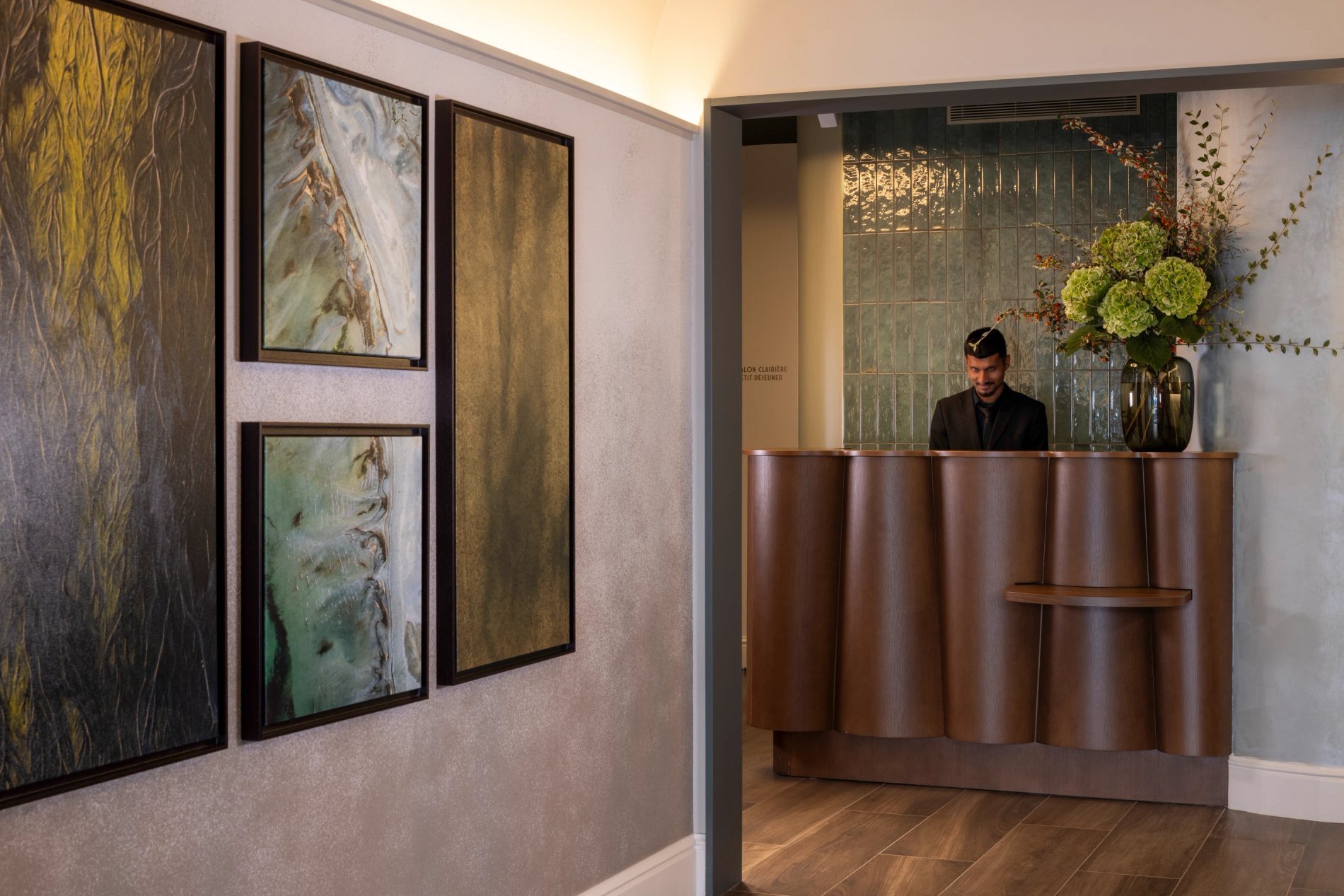 Hotel L'Ormaie Reception Lobby