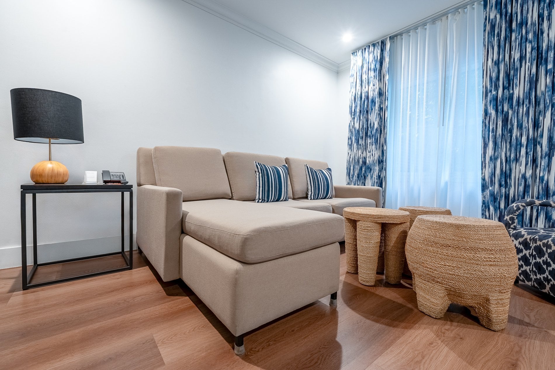 Hotel Suites Miami Beach - Deluxe Junior Suite - Angler's Hotel