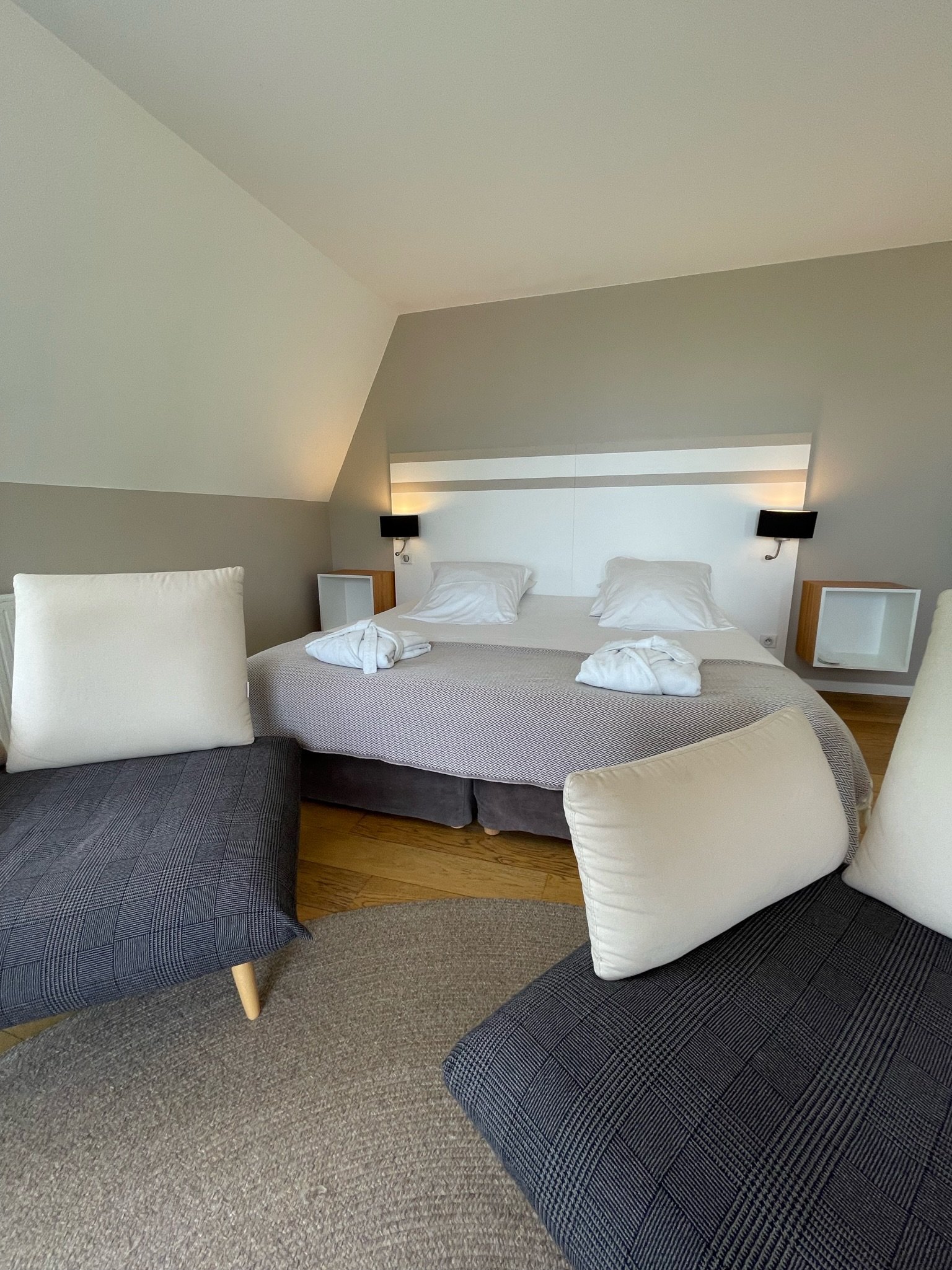 25eb7793-8f13-4fb9-907f-bf15b174013e