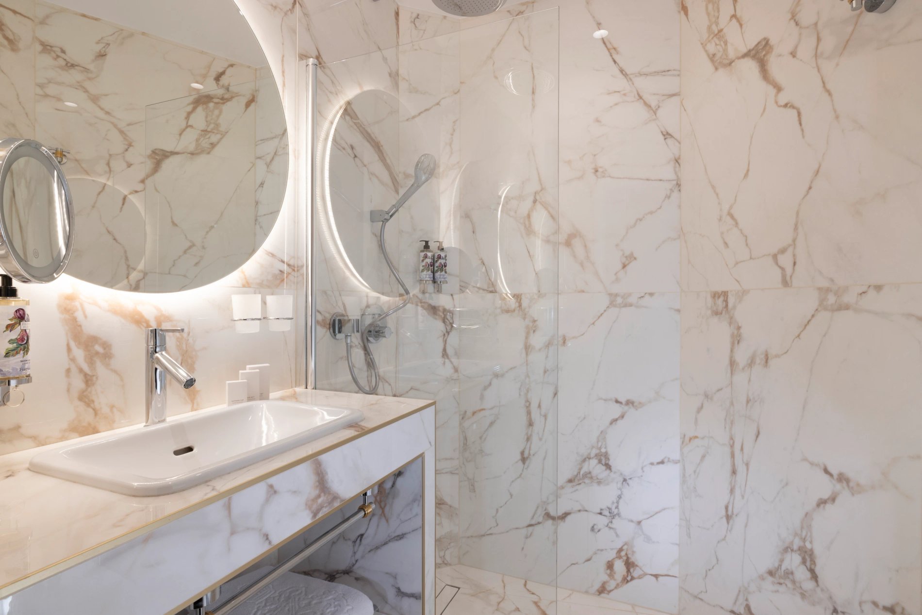 26f2f46a-0e21-4f9b-b3d1-3f2d652241c8