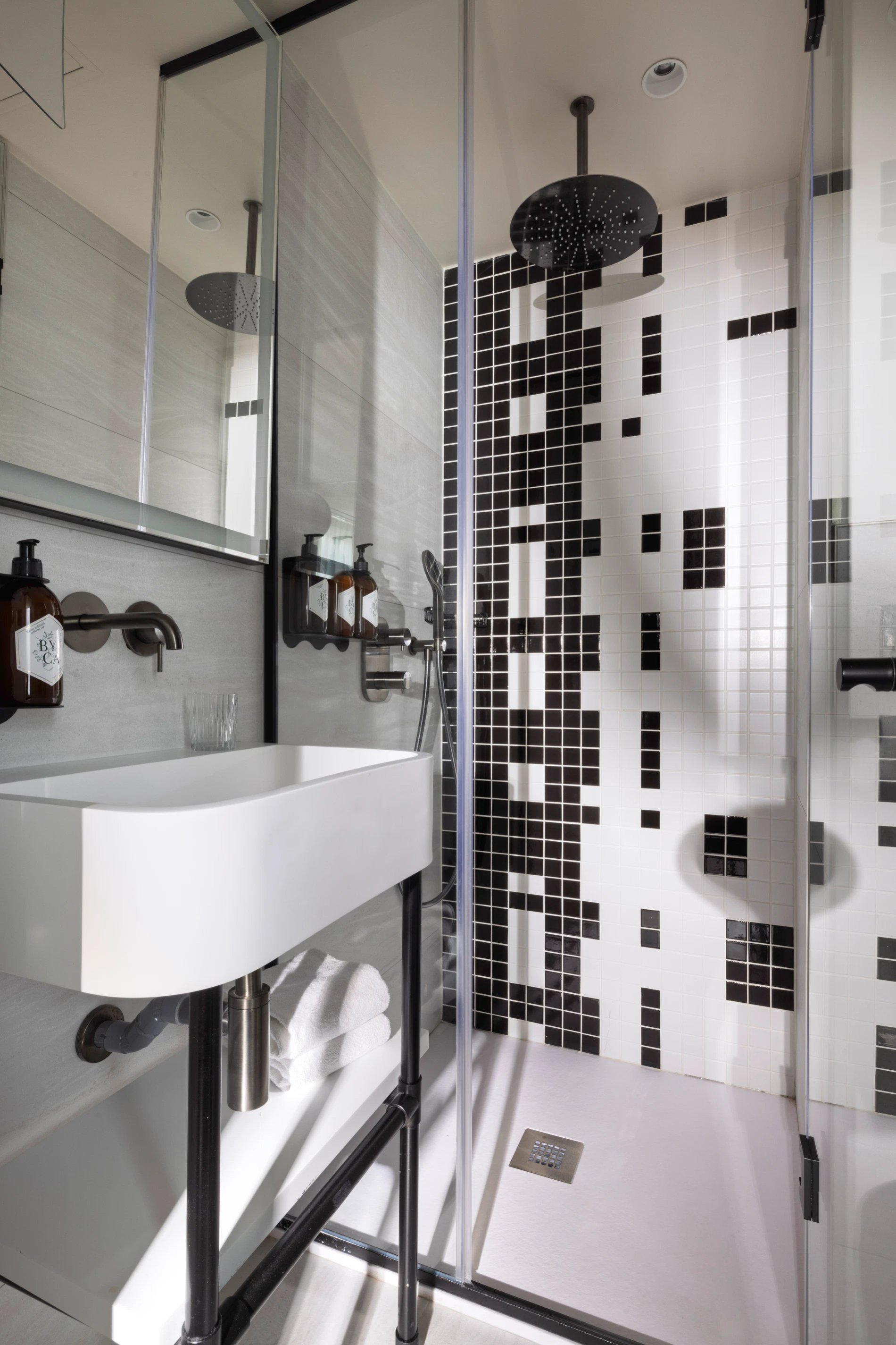 Hôtel Raspail Montparnasse Chambre Simple Salle de Bain Douche
