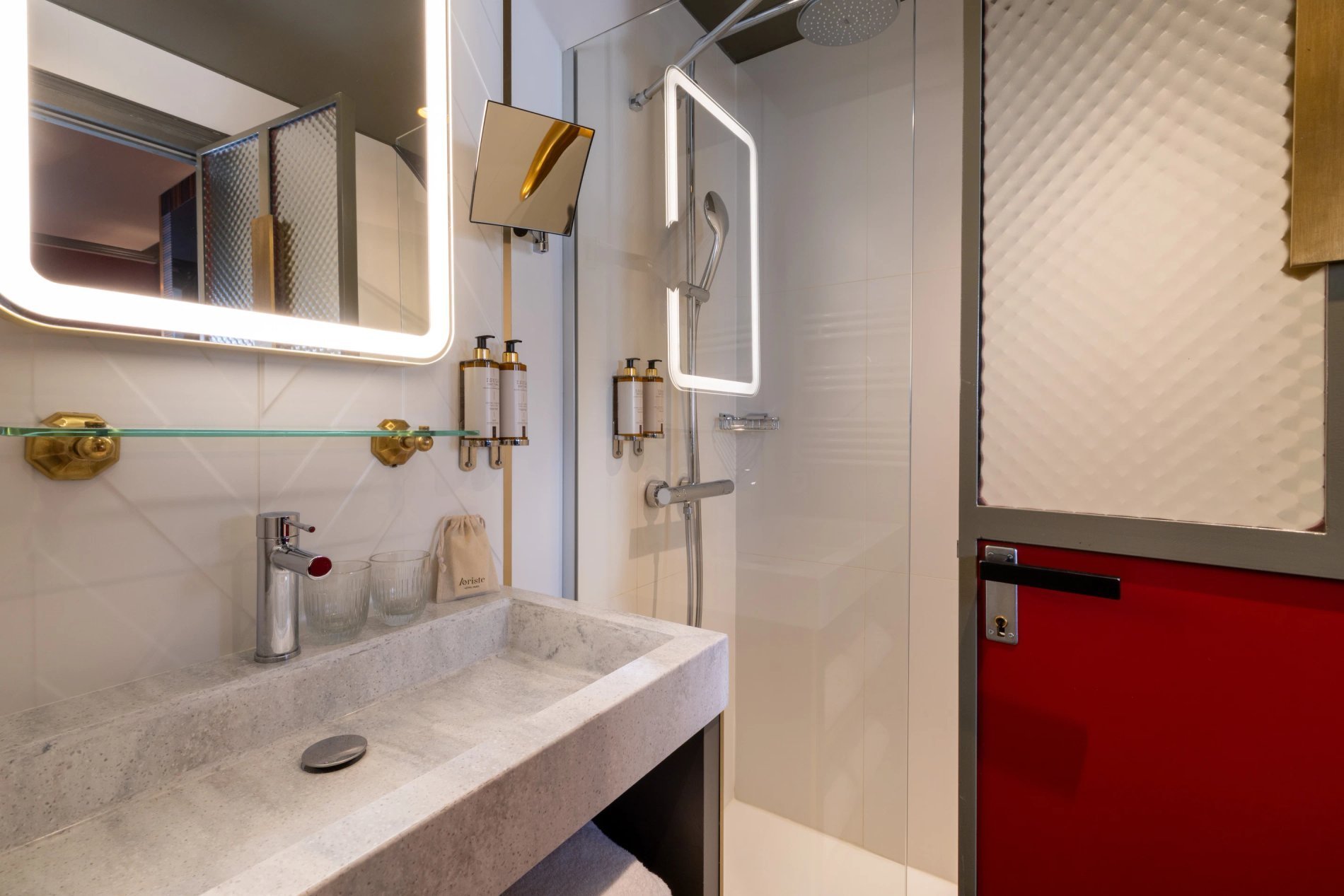 Hôtel Aoriste Chambre Classique Salle de Bain Douche