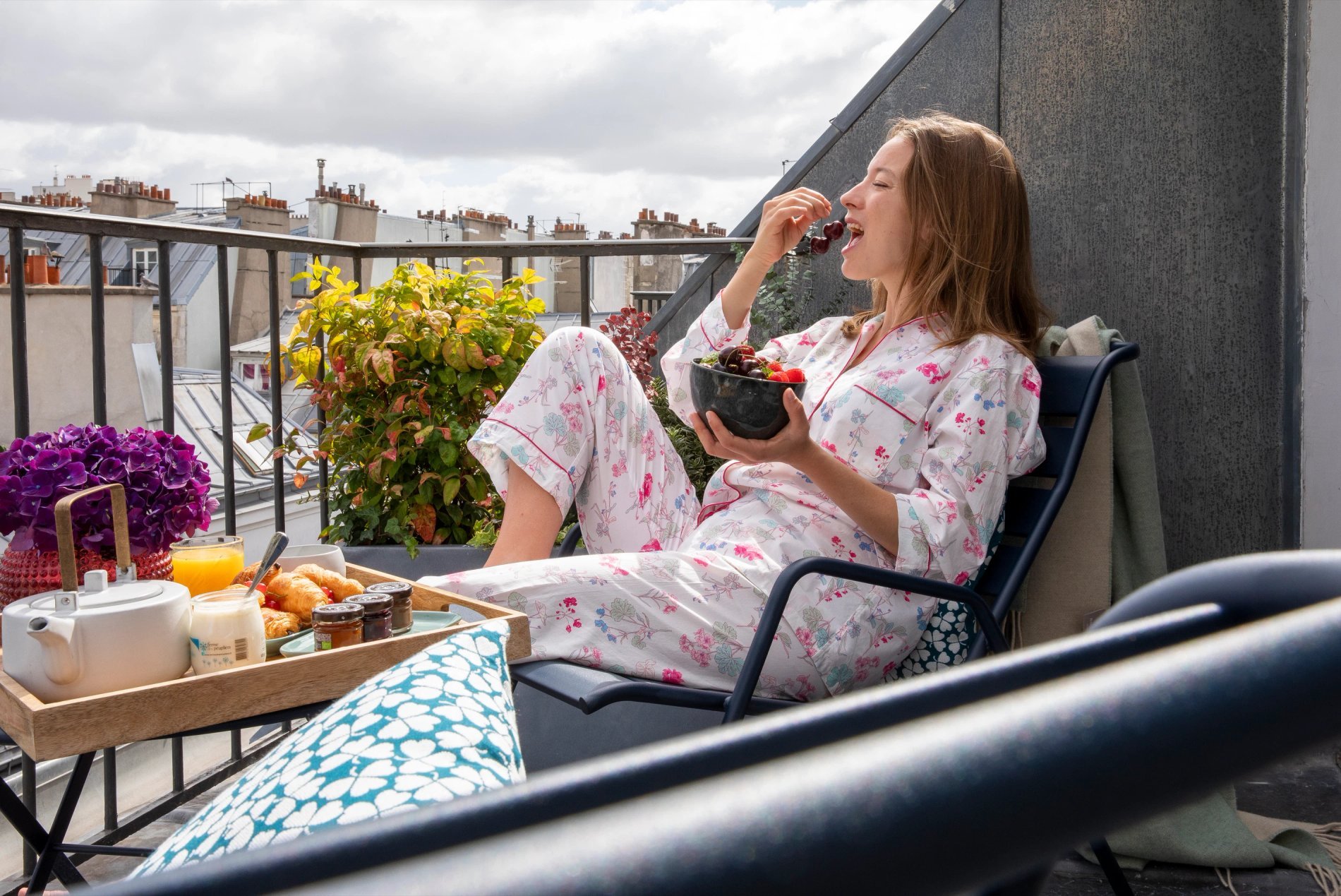 Hotel Les Matins de Paris Breakfast in the room
