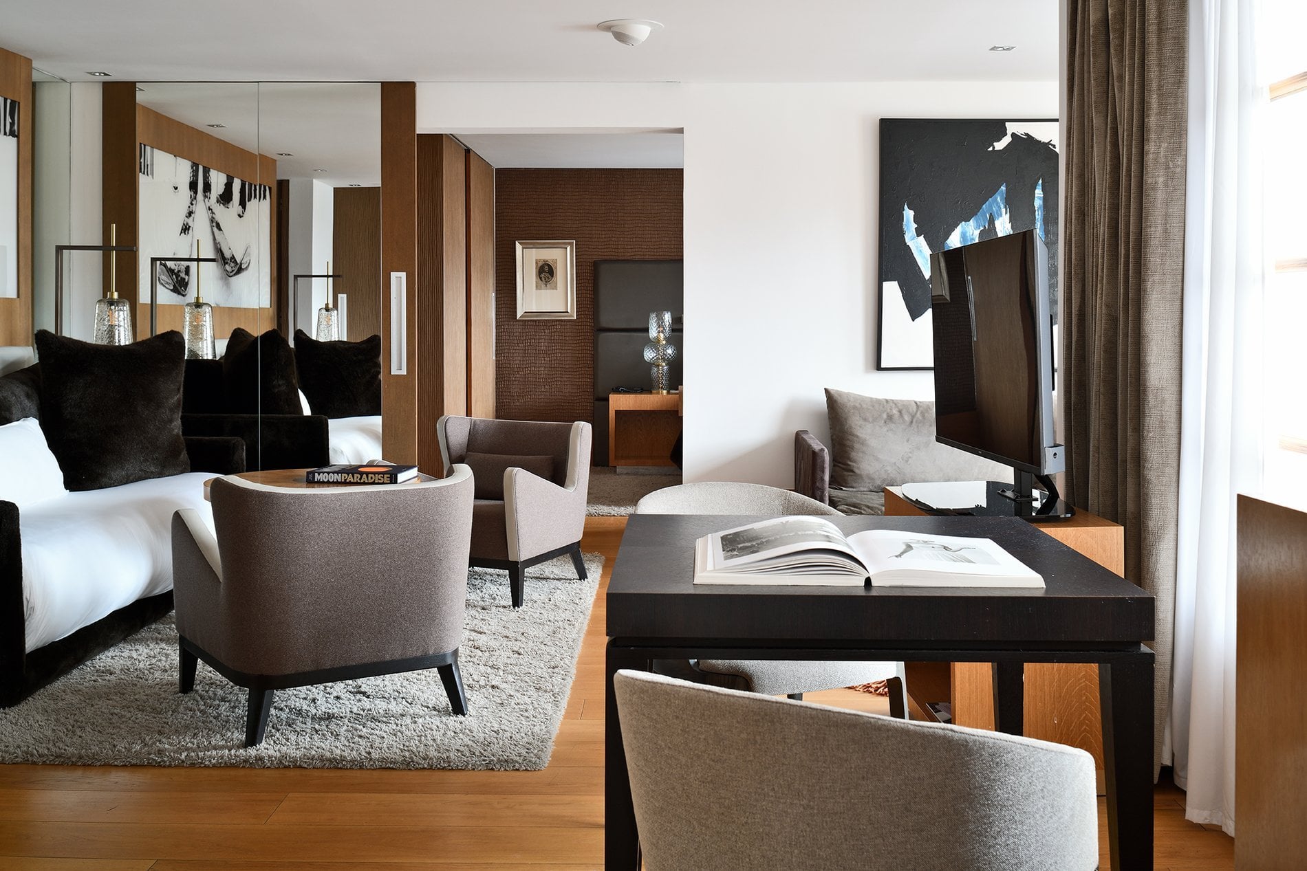 28c88102-c7a5-4a21-b0e7-f67bef04ecf2