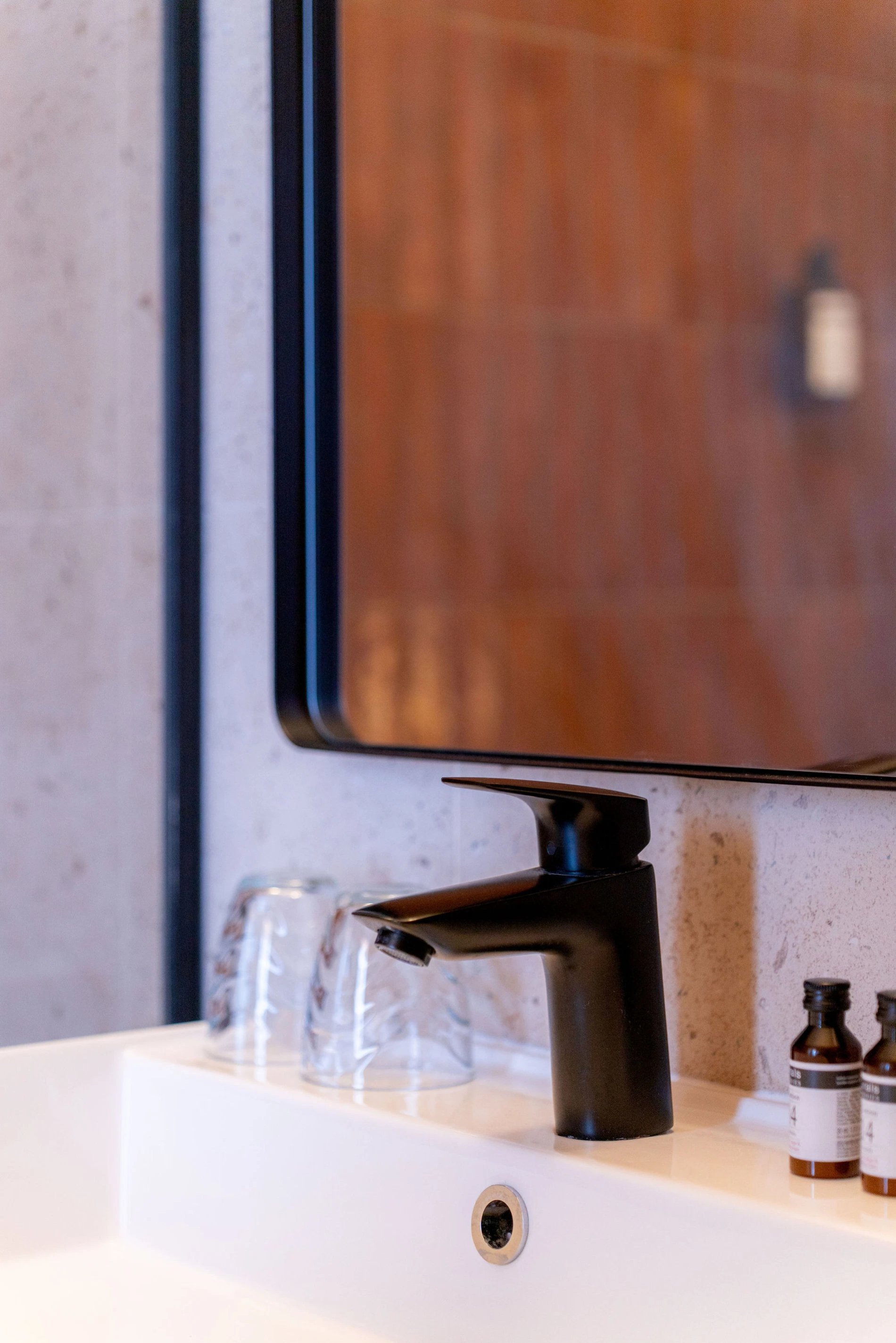 28cf7307-7fff-4cb7-99c8-eca8b68674c1