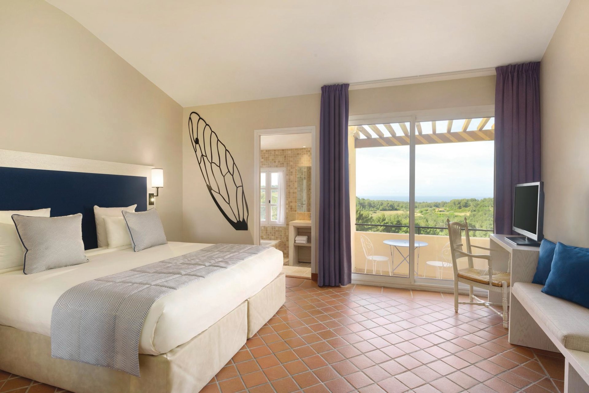 Room with sea view at the Resort Le Frégate Provence