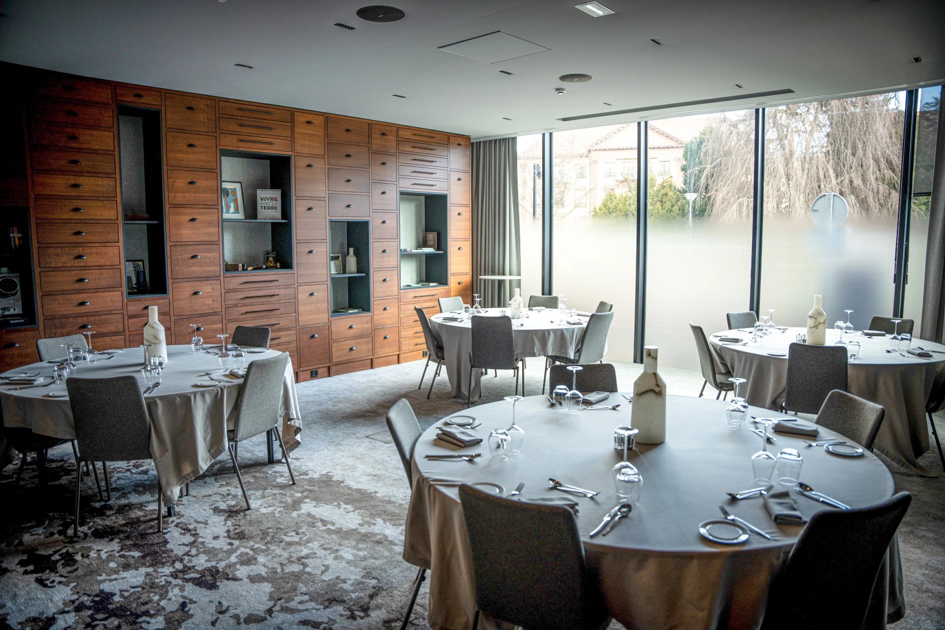 2a76933a-a9d2-4b37-9770-cc8934614b5b