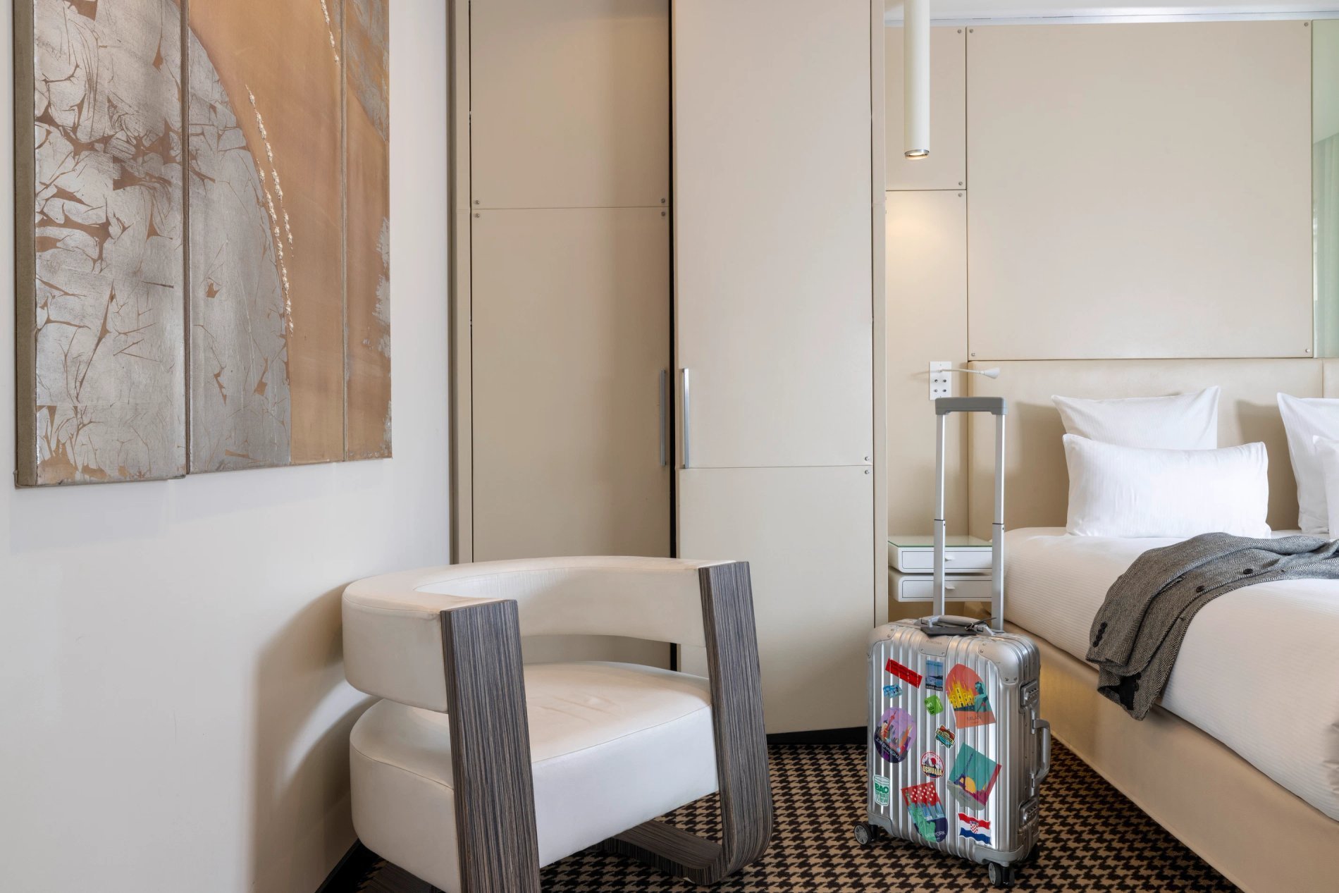 Hôtel Félicien Chambre Supérieure Pearl Penderie