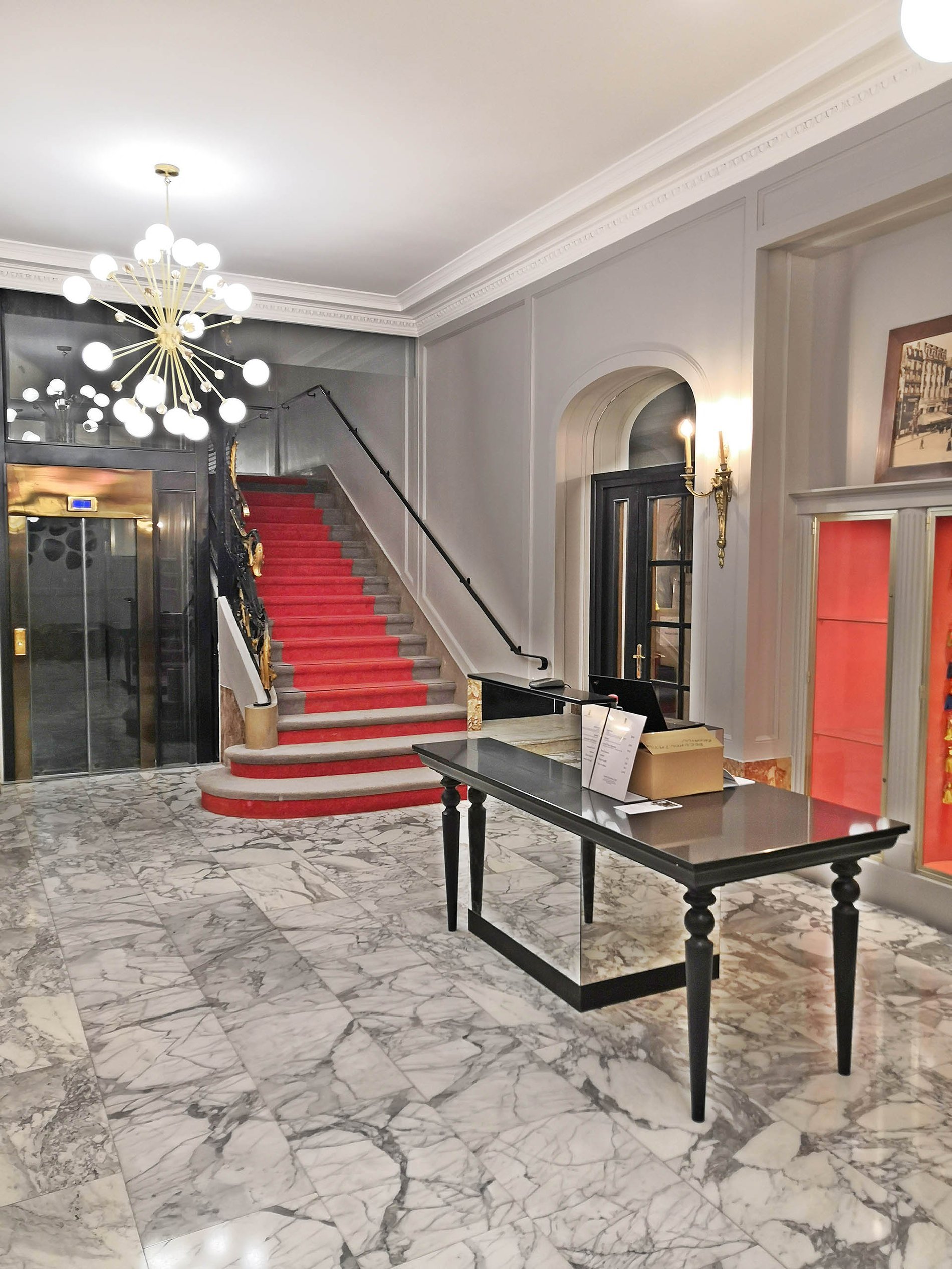 Grand Hotel Bellevue | Unusual night Lille
