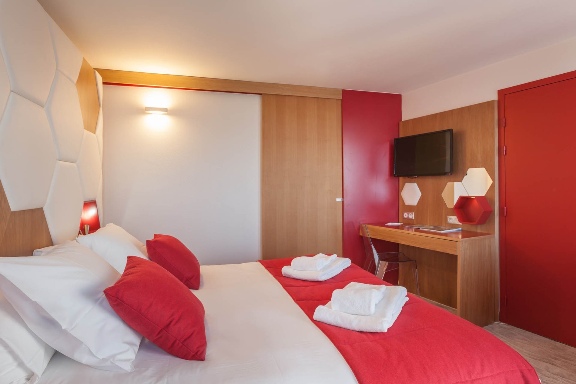 2cb01897-dac4-42cd-a75d-6dbd6b713ac6