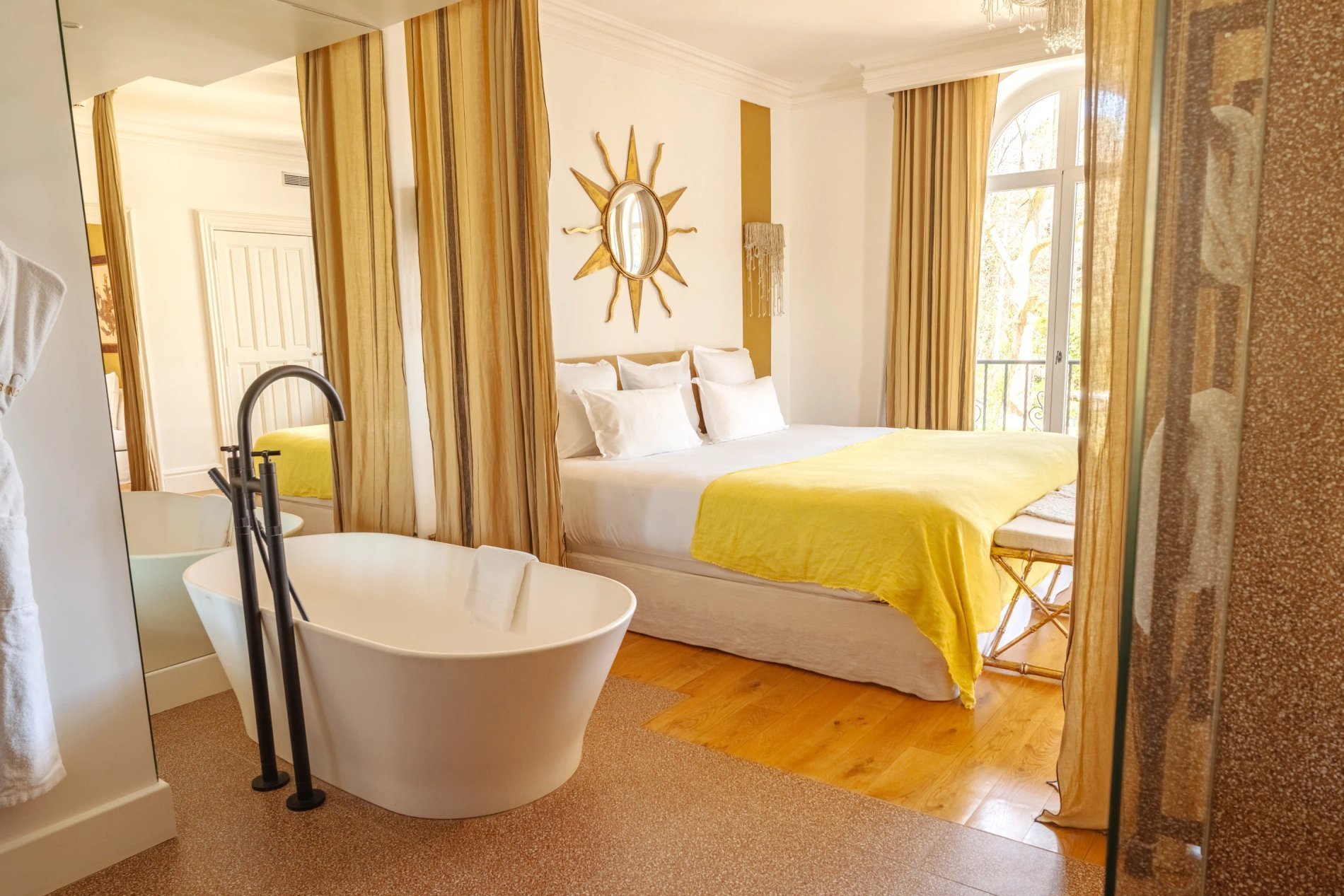 2cca8f6e-d381-4194-bb3c-085e26d3e8c2