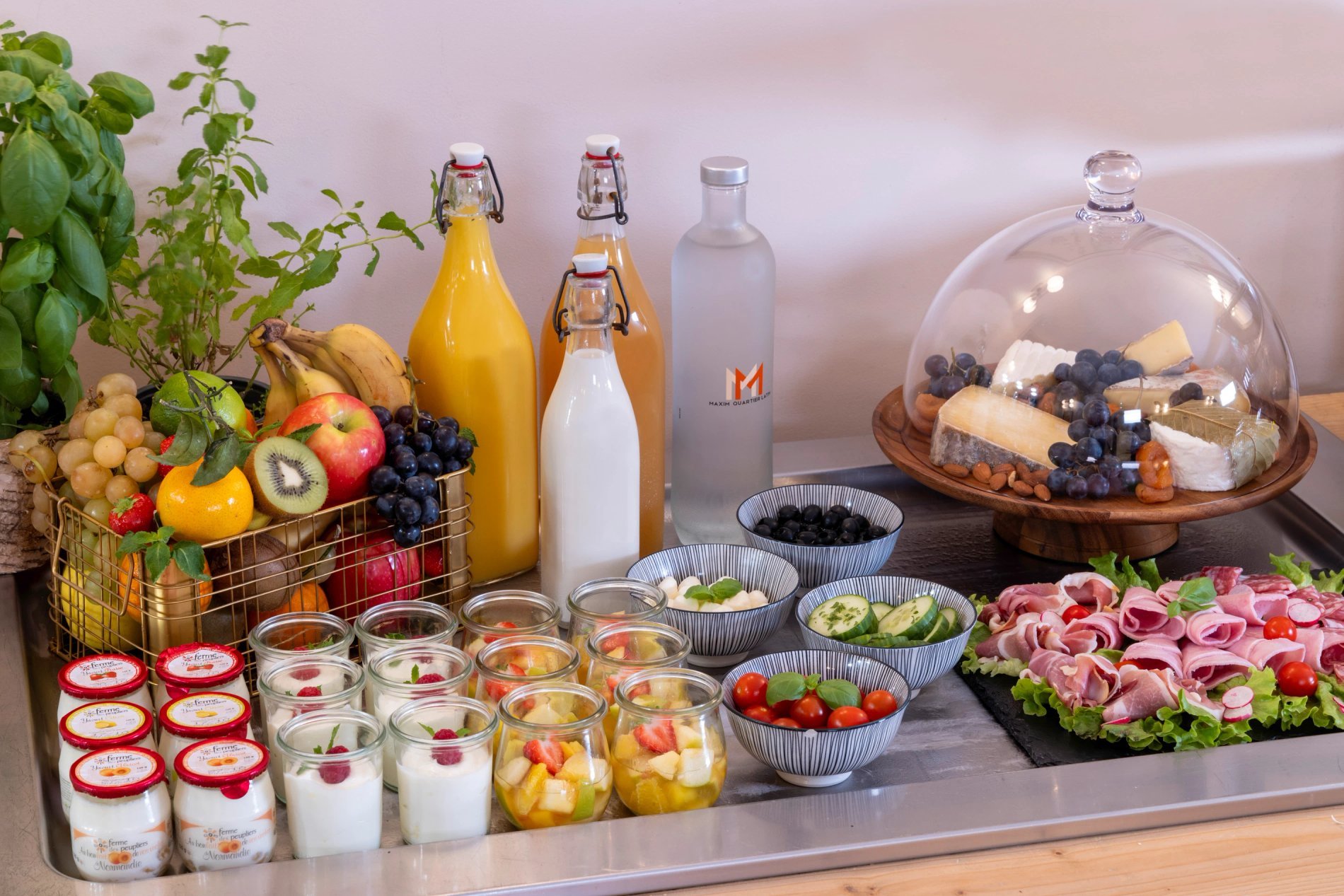 Hotel Maxim Quartier Latin buffet Breakfast Room