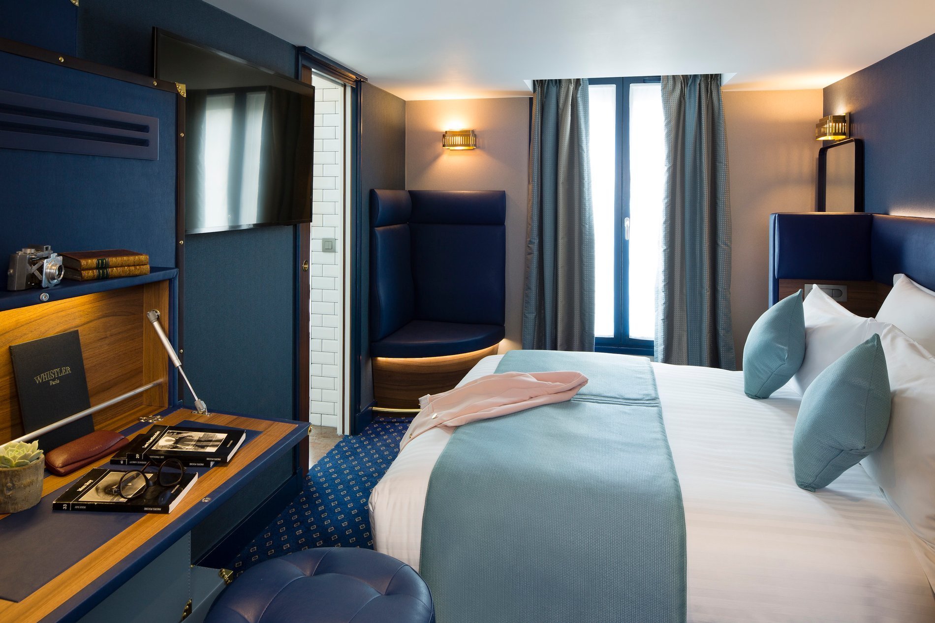 Hotel Whistler Double Room Desk