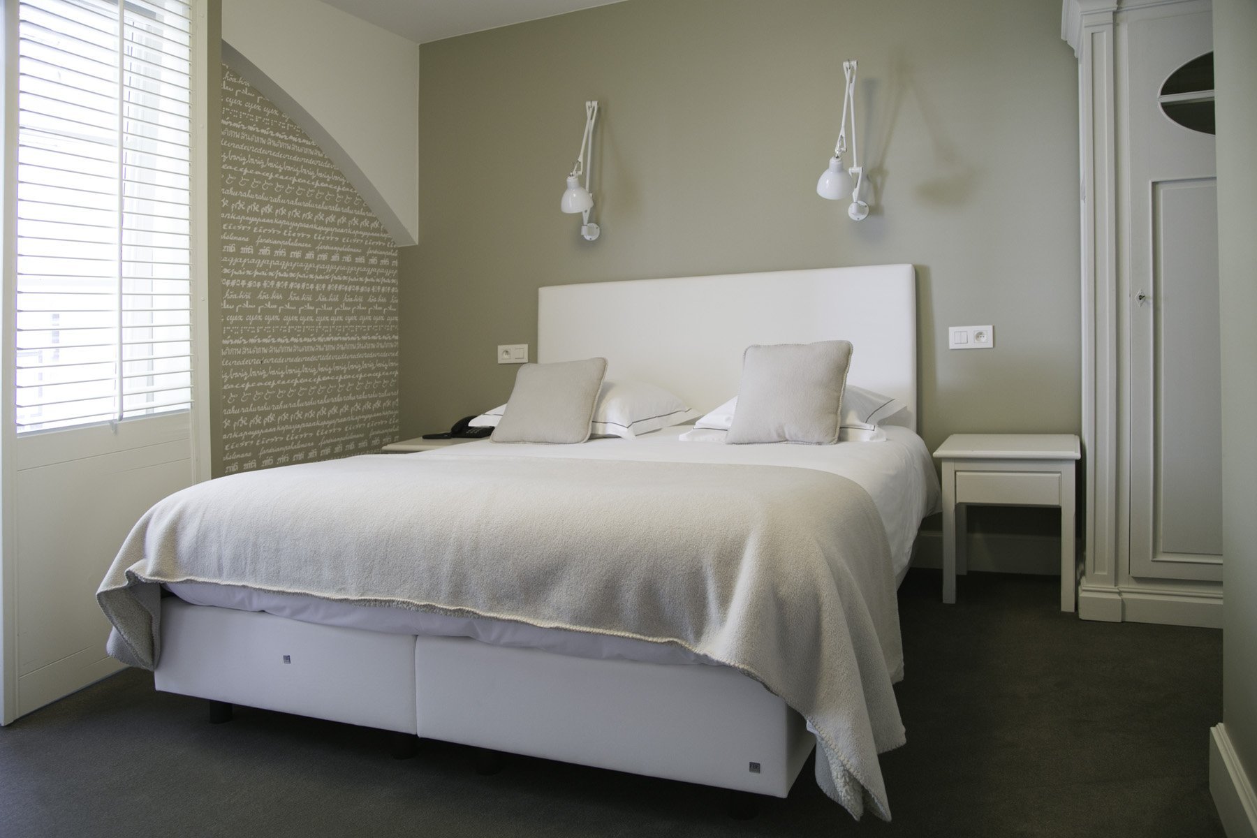 2df6bad7-728b-4c3e-9213-c15a0e38a49a