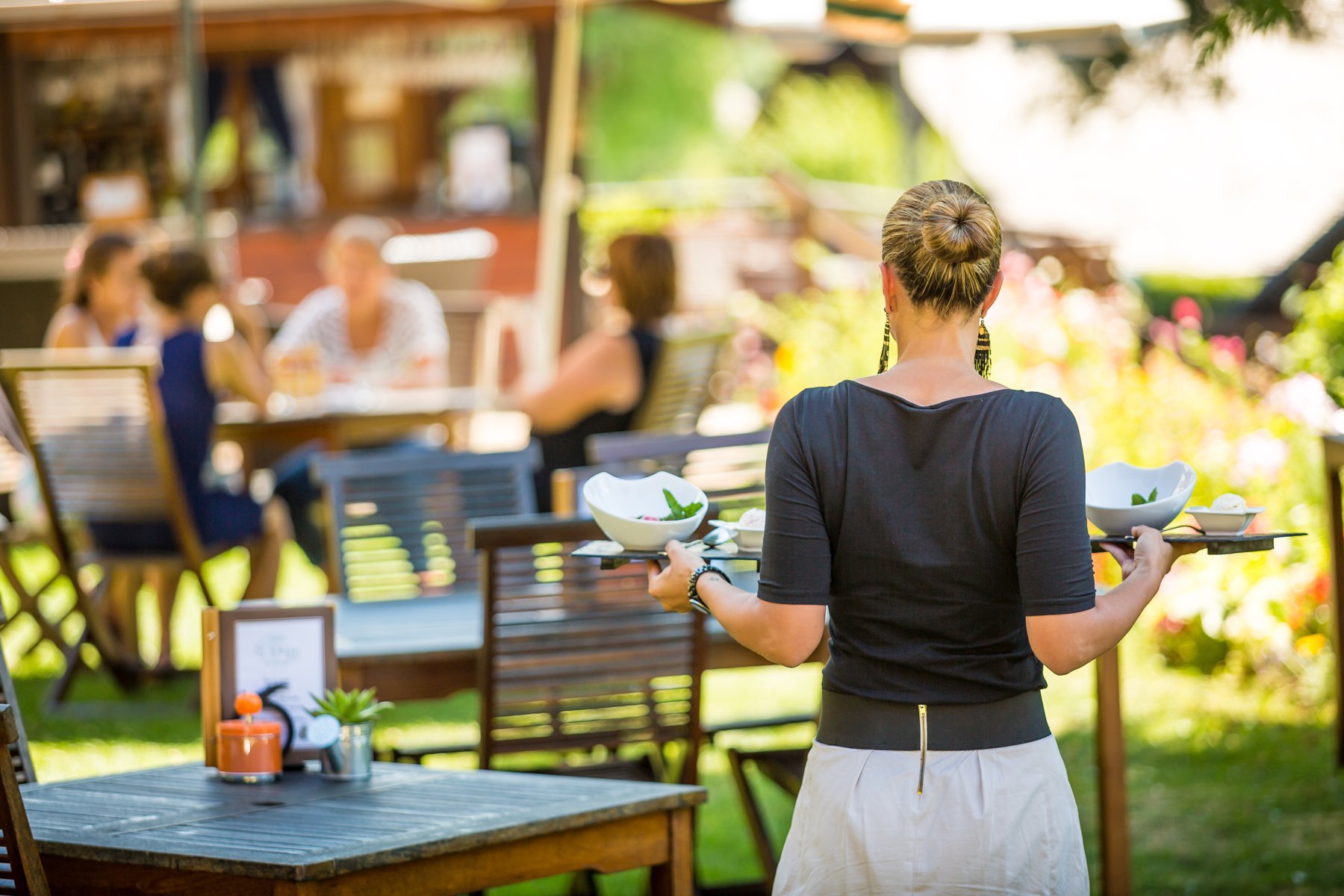 Summer, in the garden, bar service, nature, sun, lunch in the sun, hotel with garden Morzine
