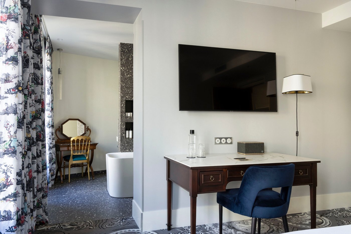 Normandy Hotel Le Chantier - Afterworks Deluxe Room - Desk