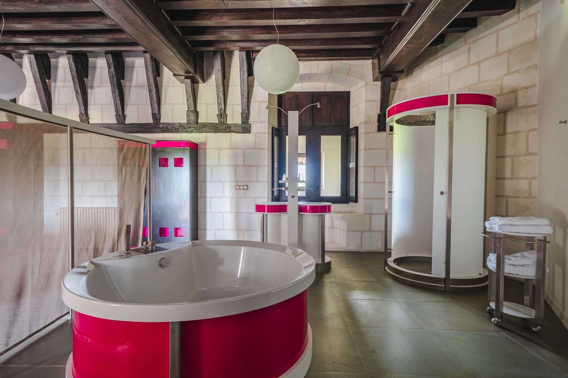 Salle de bain de charme au château.