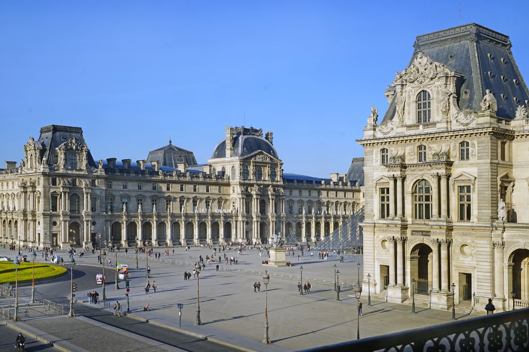 Louvre Cour Napoléon and Richelieu wing, minutes from Hôtel Prince de Conti