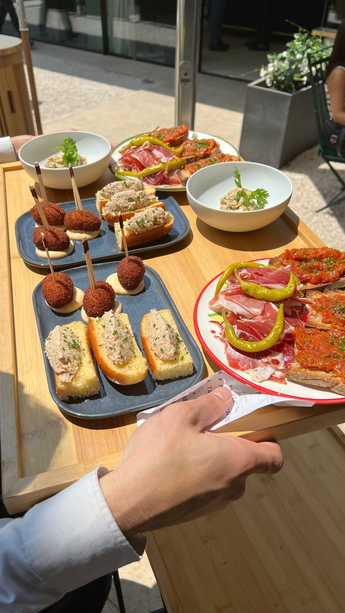 2f1c6568-ba11-427b-a85d-772da02fa456