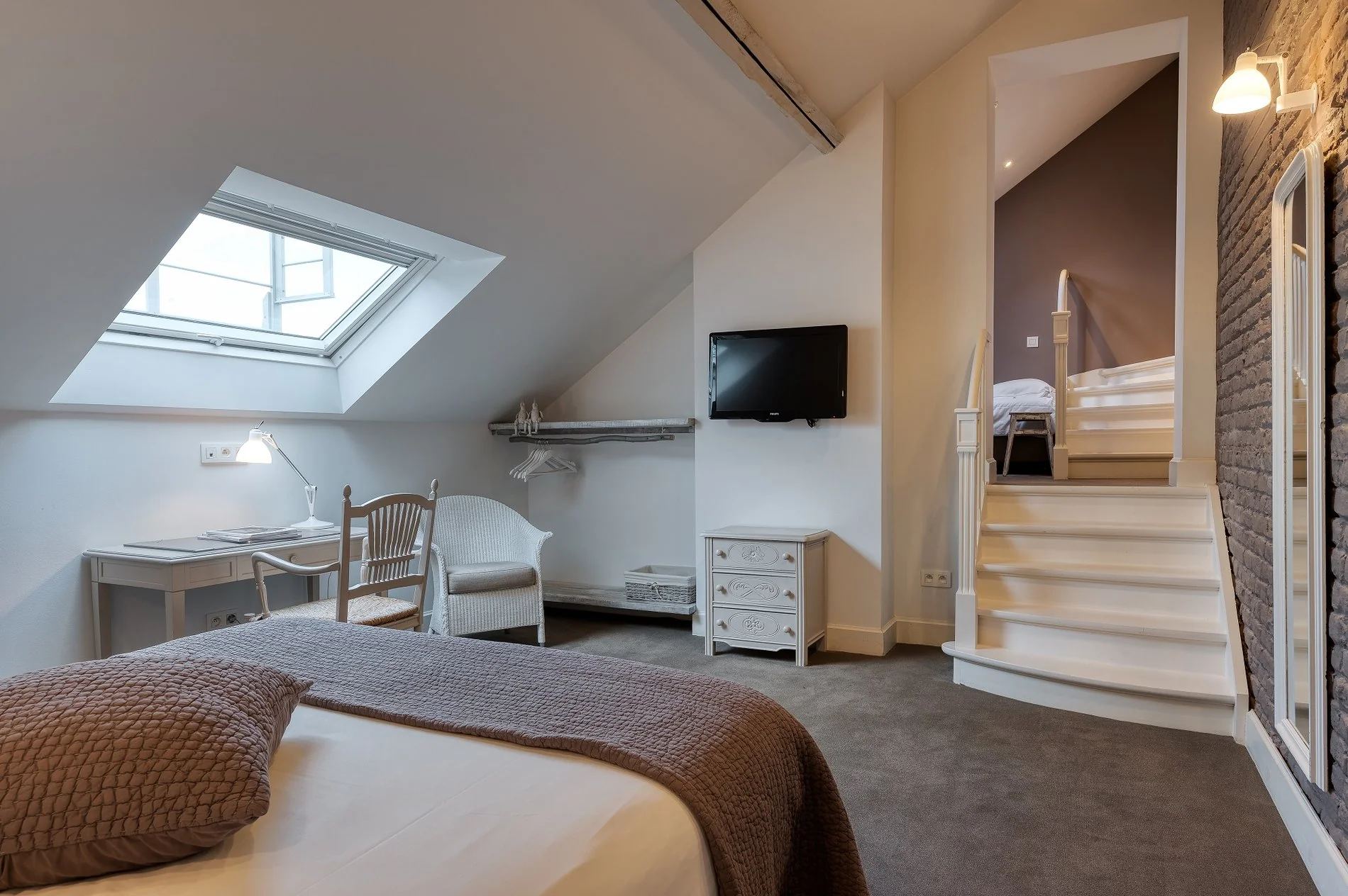 2f939bd5-df32-4380-9f87-966f95f9456d