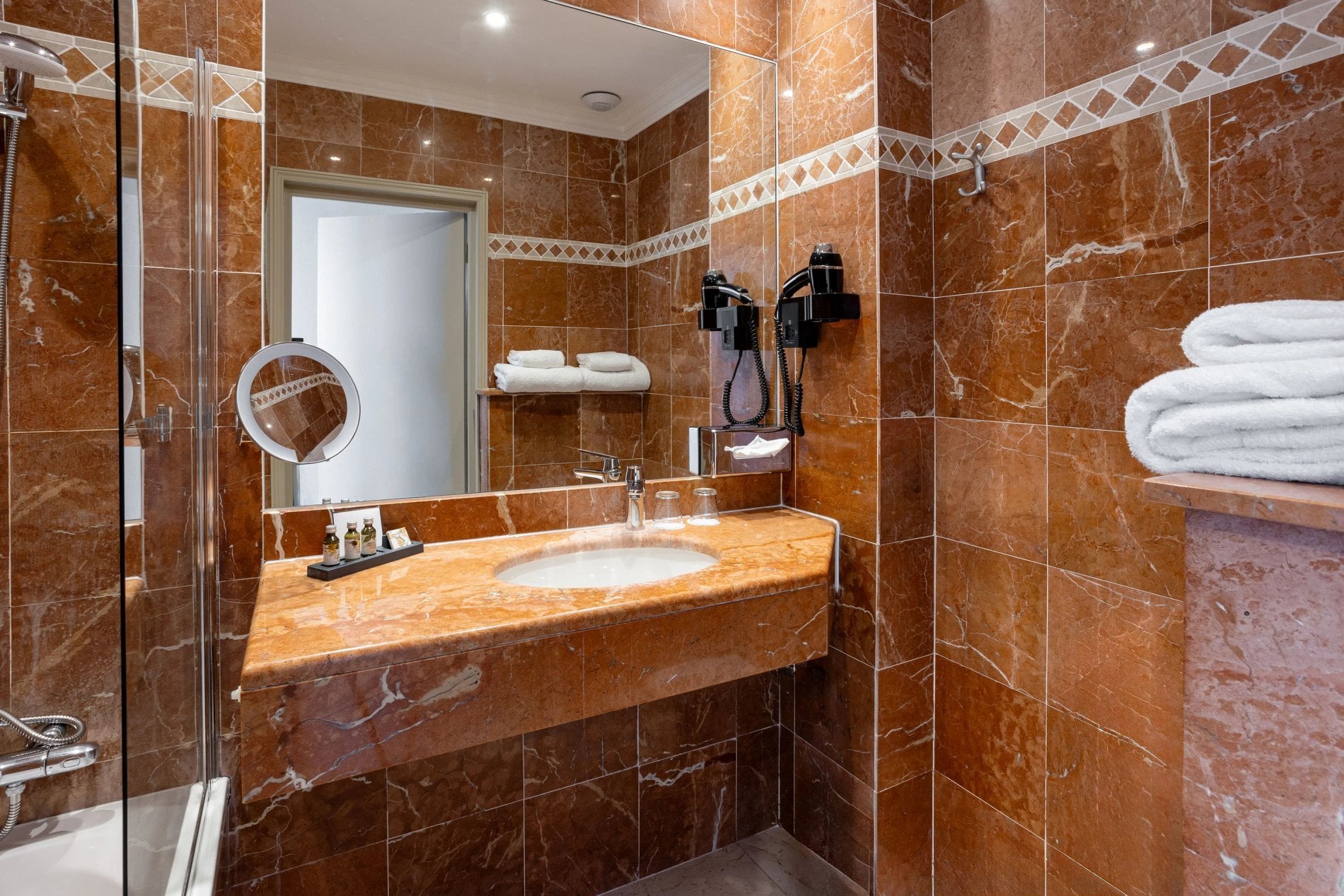 2fab3b13-2de7-4869-8179-29b2ce8b8396