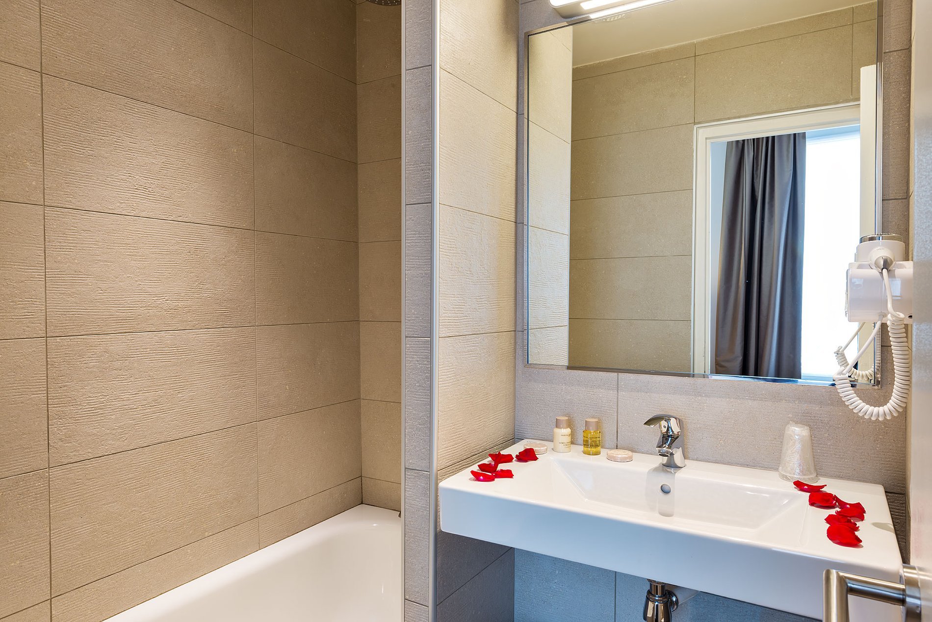 Midnight Hotel Chambre Salle de bain