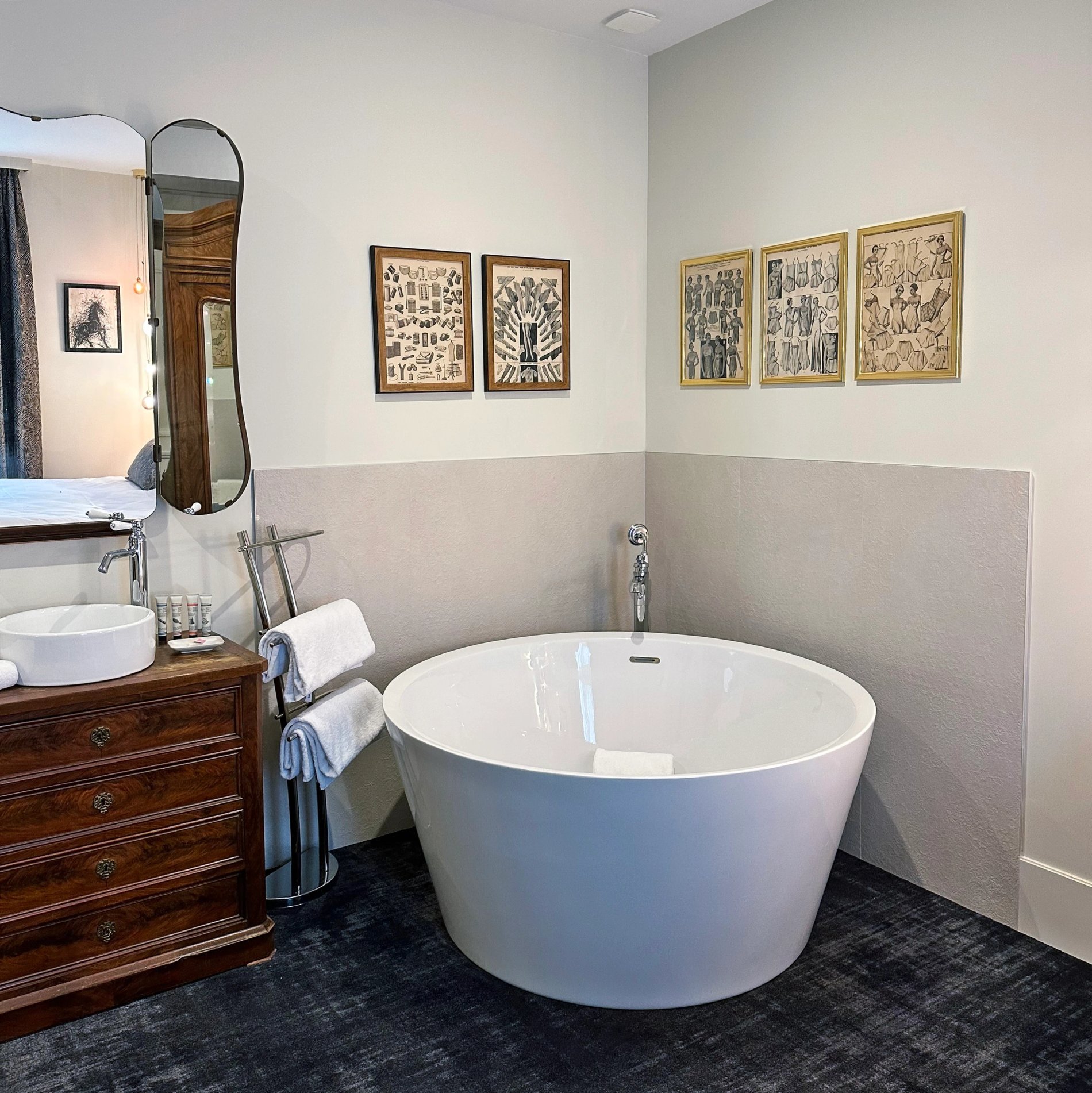 2ff780e1-3824-481c-adf8-e23013bfaeb0