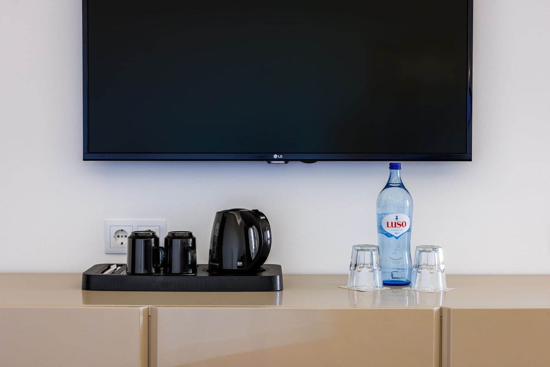 Tea and coffee area available in the room at the Jupiter Albufeira Hotel