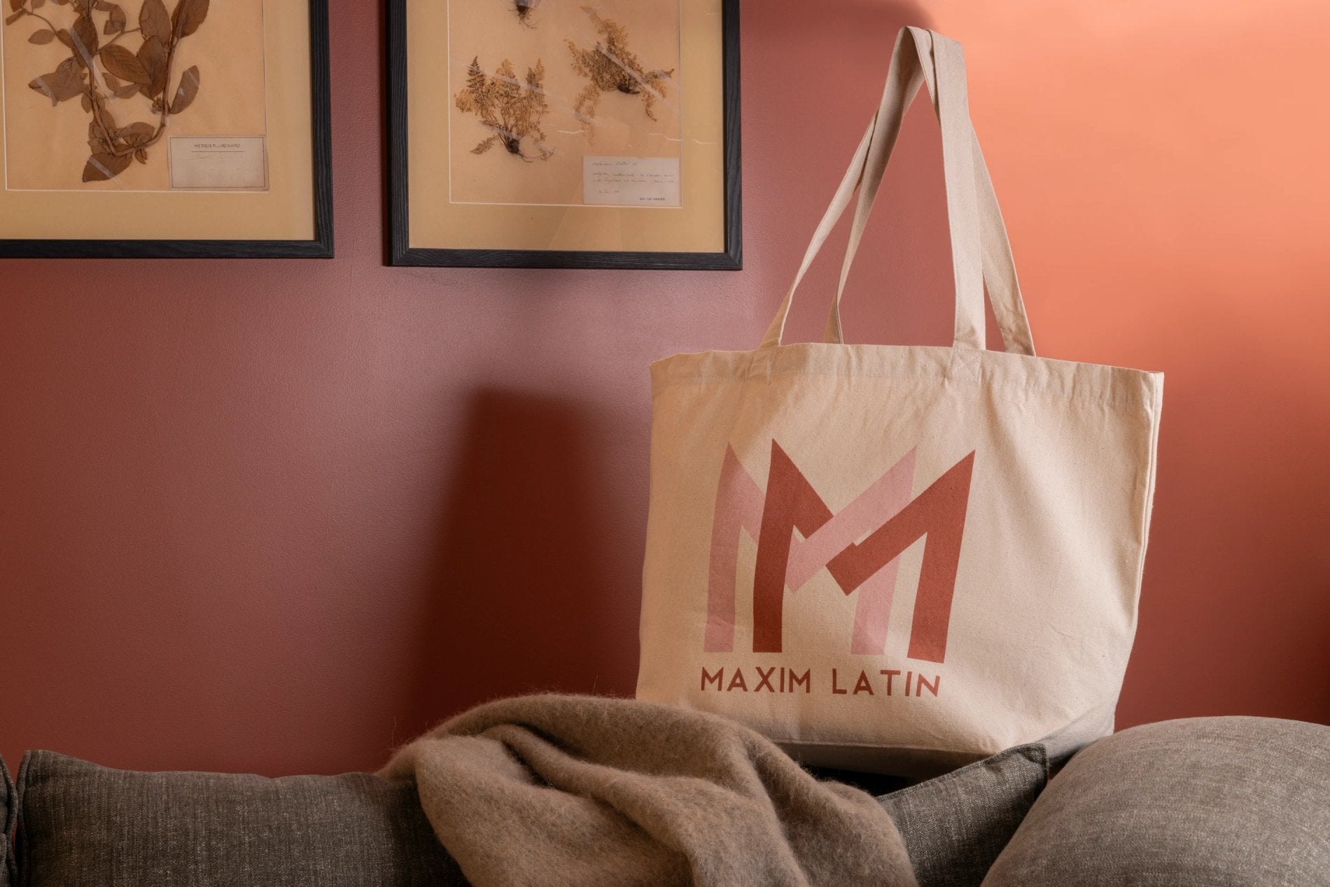 Hôtel Maxim Quartier Latin Package Tote Bag