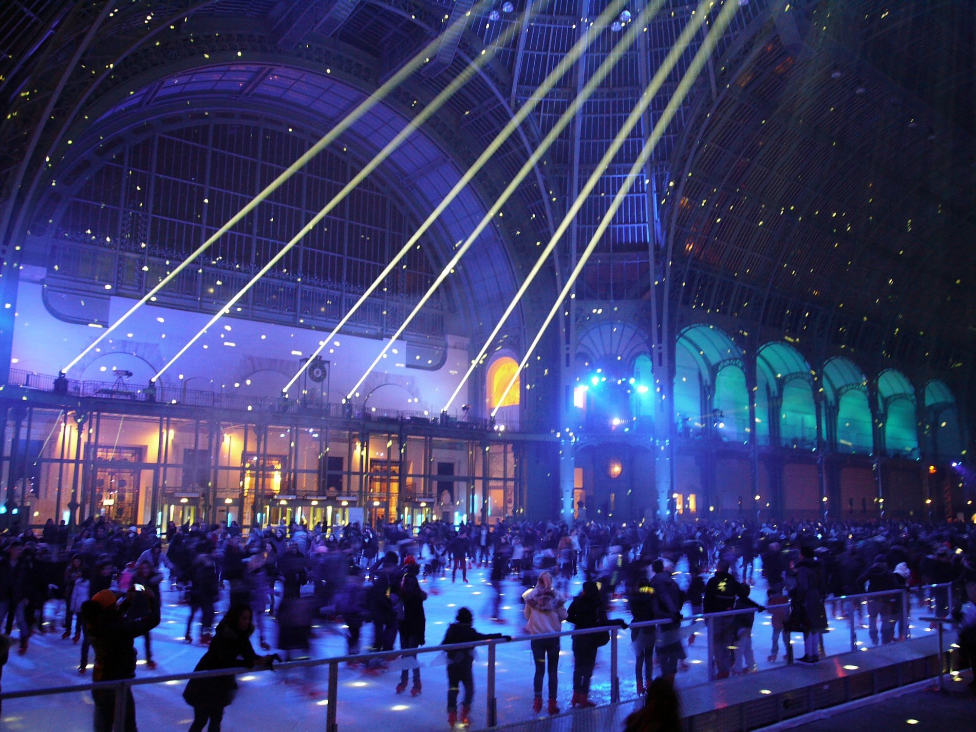 Christmas holidays in Paris - The largest winter ice rinks in Paris