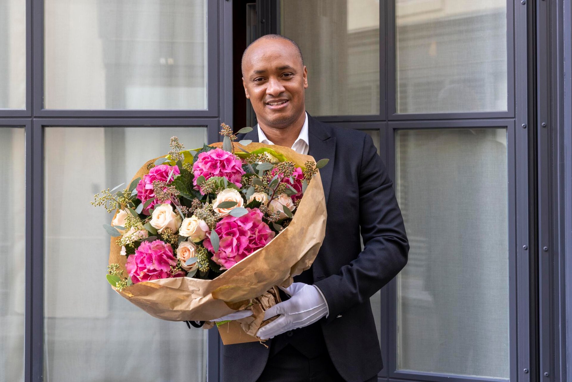 Maison Cardinal Furstemberg Airbnb Rent Appartment Butler Flowers