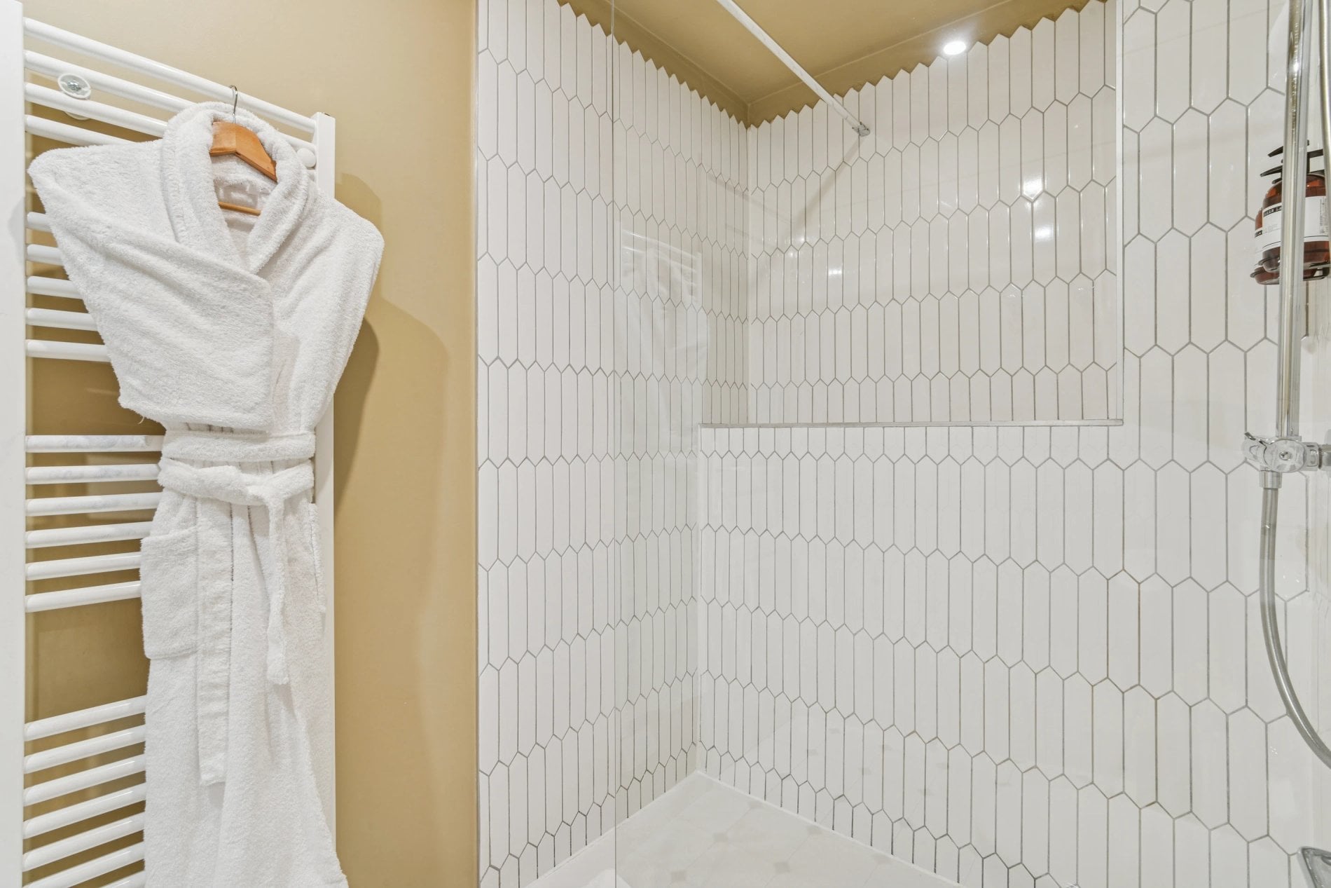 33a1dbde-f77e-4edf-8d77-29011b693cd8