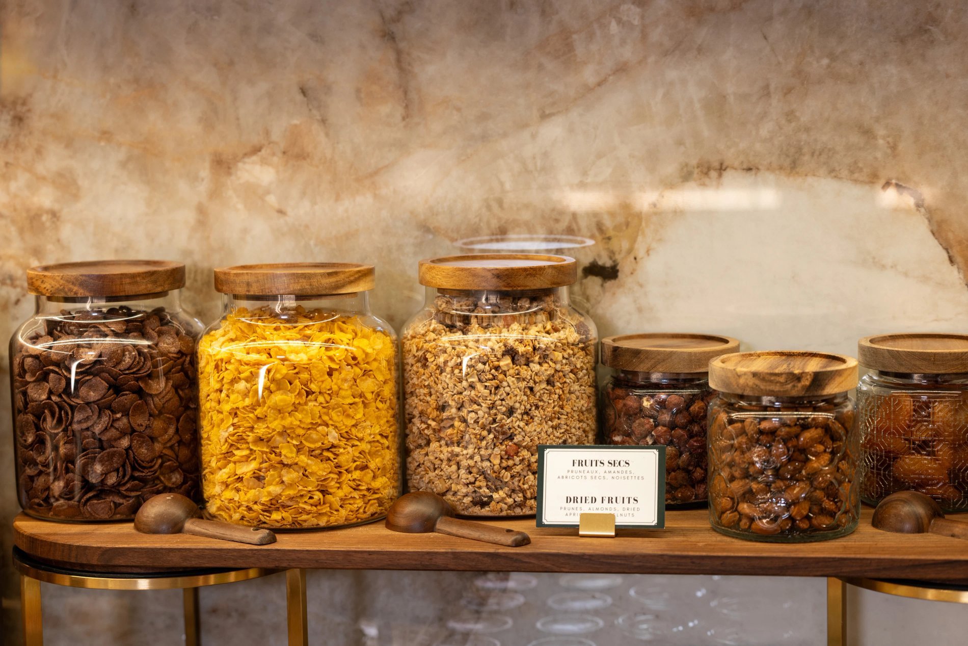 33a5636e-a6b3-40c3-a82f-1c065e28a9f2