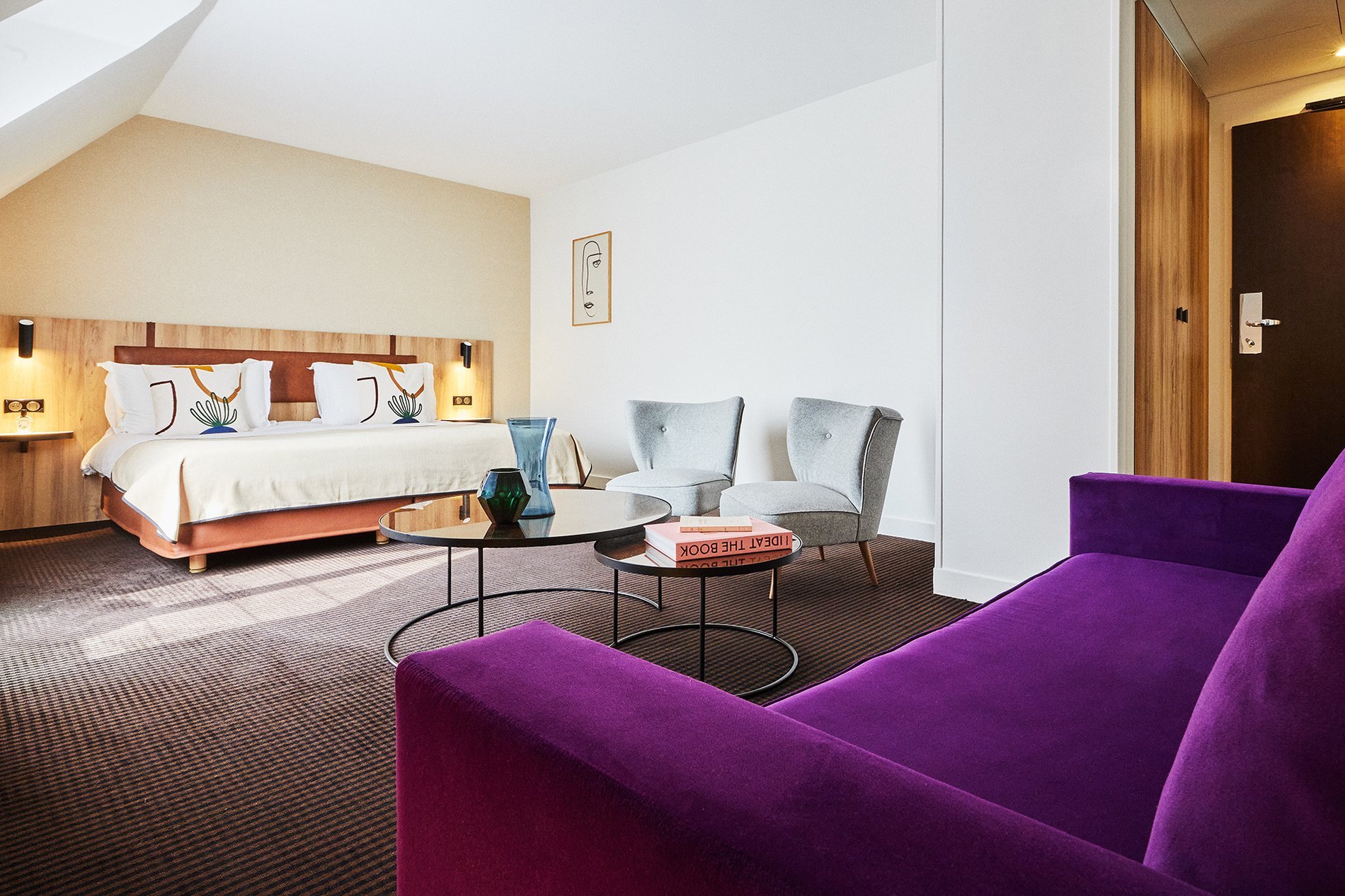 Plaza Tour Eiffel | Junior suite | Room with sofa