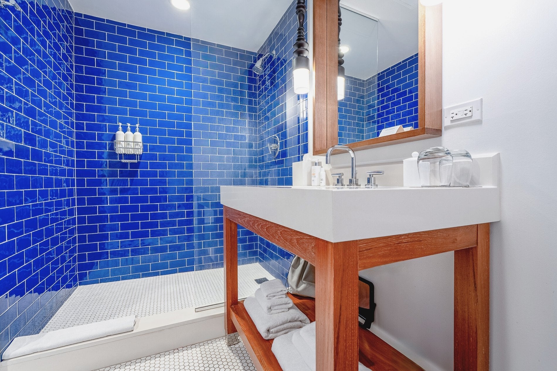 Hotel Room South Beach Miami - Deluxe Room - Angler's Hotel