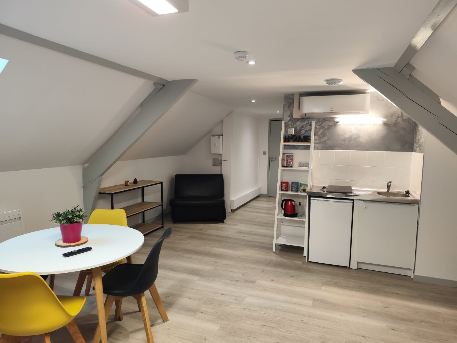 L’Appart – Chambre avec kitchenette au Break Hôtel à Vierzon